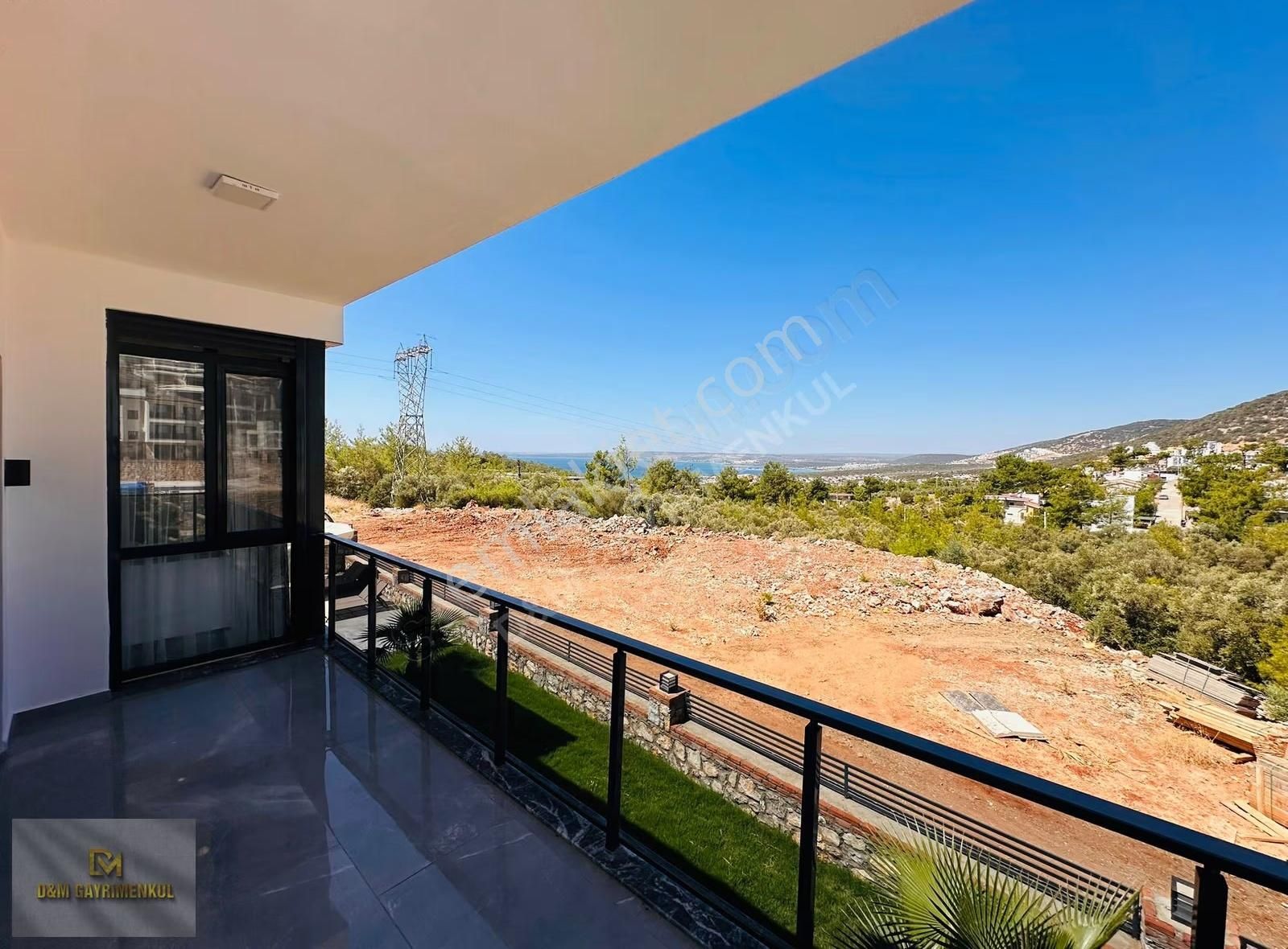 Akbuk'te Deniz Manzaralı Modern Mimarisiyle Göz Kamaştıran Villa - Görsel 2