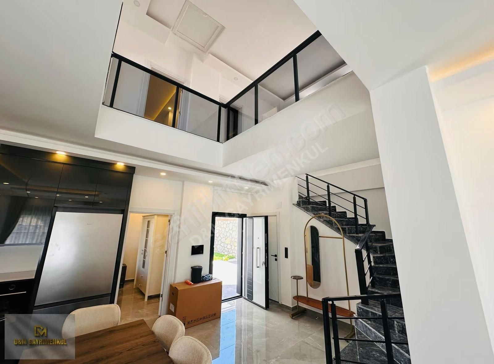 Akbuk'te Deniz Manzaralı Modern Mimarisiyle Göz Kamaştıran Villa - Görsel 16