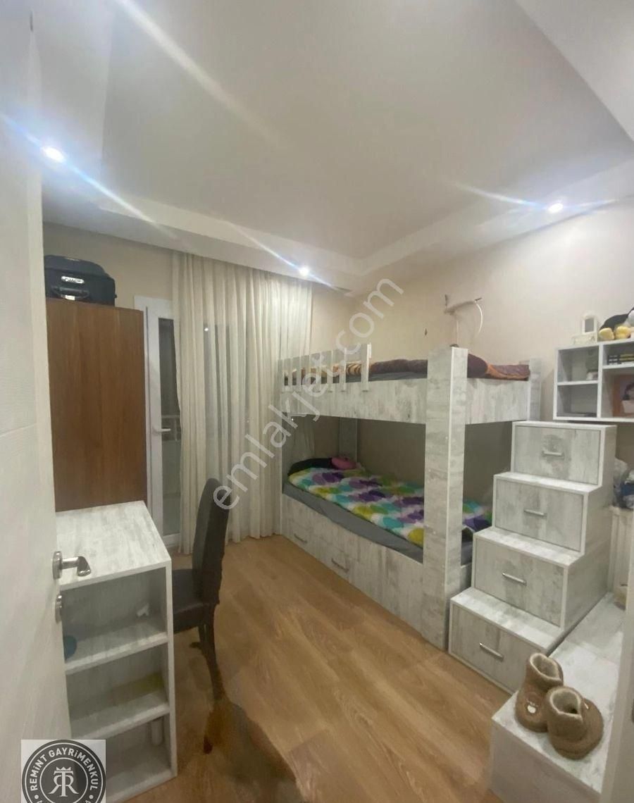 Remin’den Yurt Mahallesinde Geniş 2+1 Açık Mutfak Çift Banyo Doğalgazlı Direk Hasarsız Satılık!!! - Görsel 9