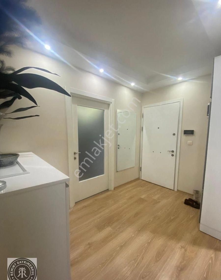 Remin’den Yurt Mahallesinde Geniş 2+1 Açık Mutfak Çift Banyo Doğalgazlı Direk Hasarsız Satılık!!! - Görsel 6