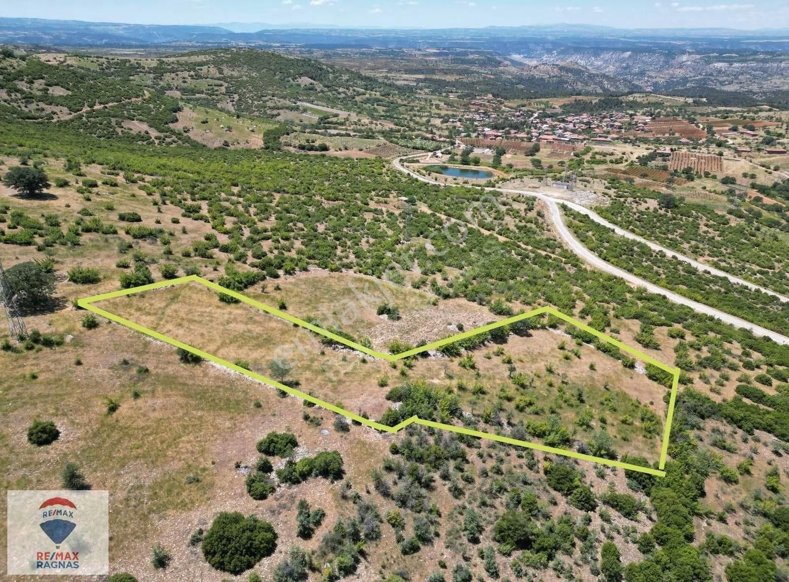 Denizli Çalçakırlar Mh 3.592 M2 Asfalt'a Paralel Satılık Tarla