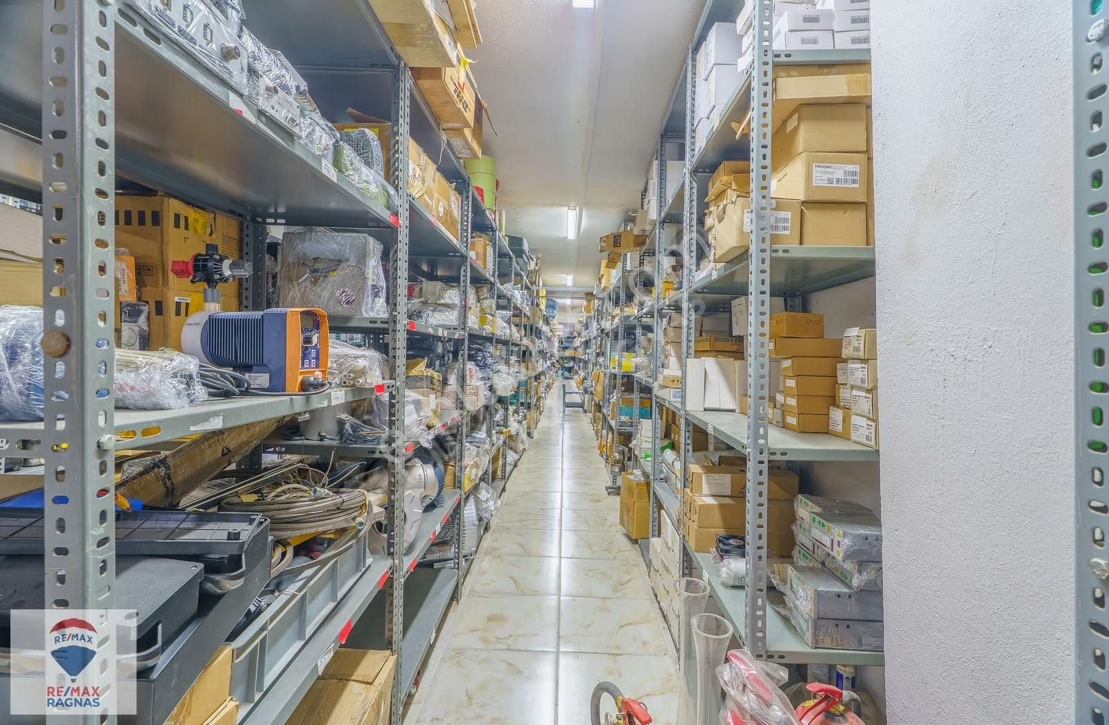 Site Mahallesinde Yatırımcıya Özel Rampalı 1.000 M² Ticari Mülk - Görsel 24