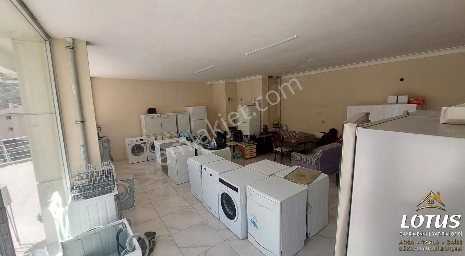 Cadde Üzeri Dükkan - Görsel 12