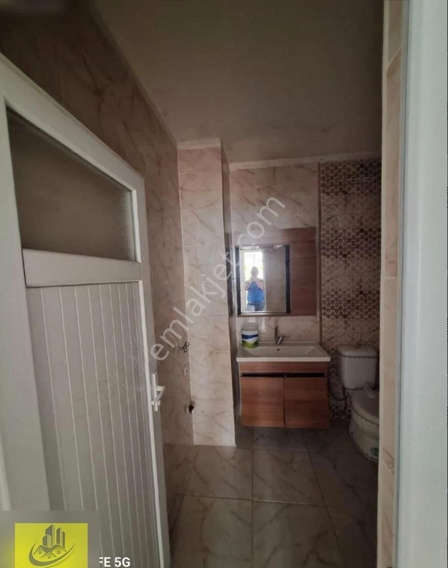 Hürriyet Mah.de Dükkan Üstü 1 Kat 3+1 Yapılı Daire - Görsel 4