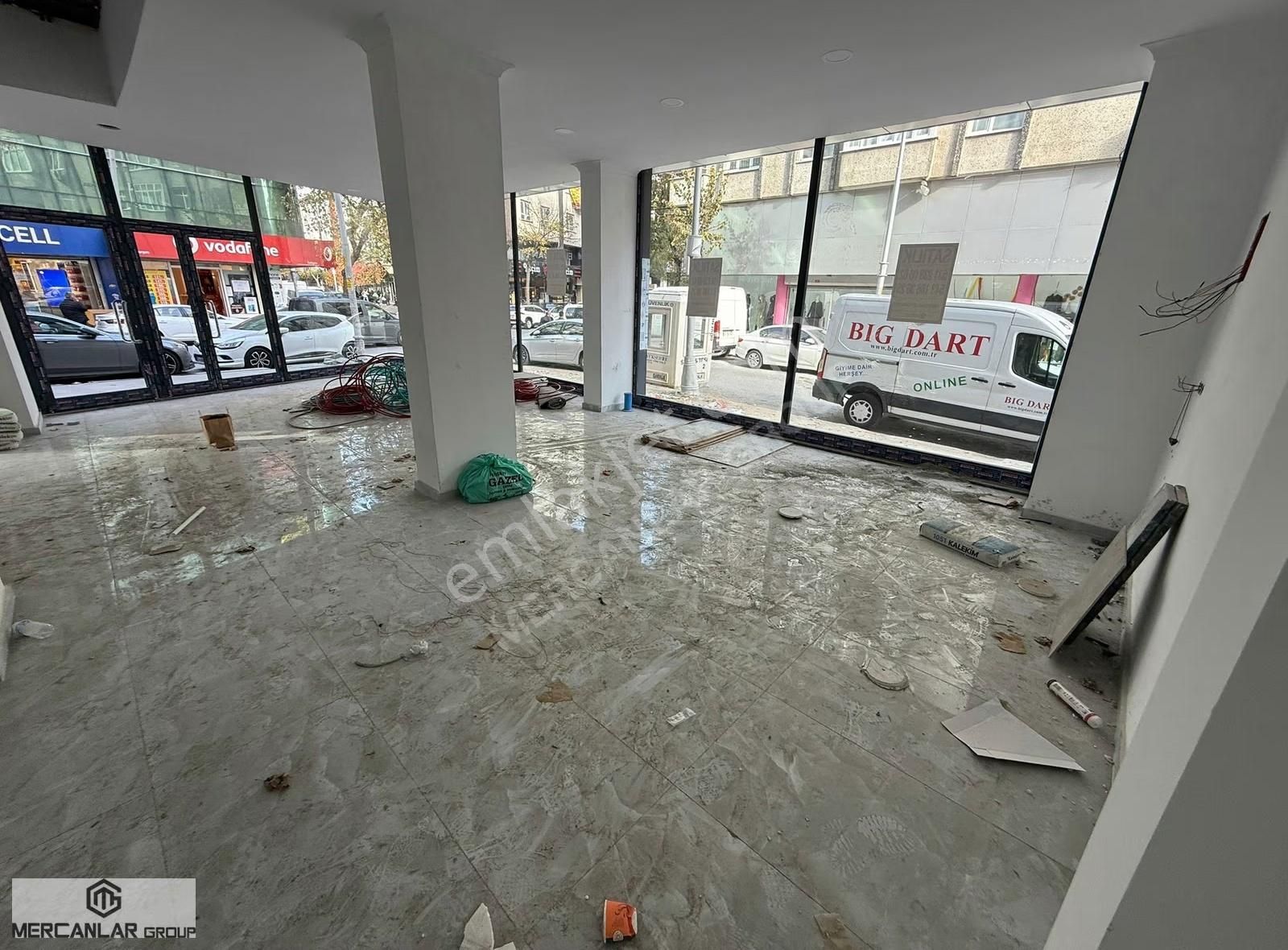 Mercanlar Group'dan Cadde Üzeri Mükemmel Konumda Satılık Dükkan - Görsel 9