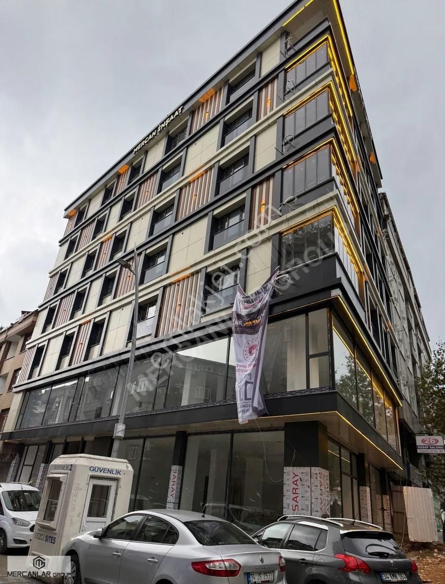 Mercanlar Group'dan Cadde Üzeri Mükemmel Konumda Satılık Dükkan