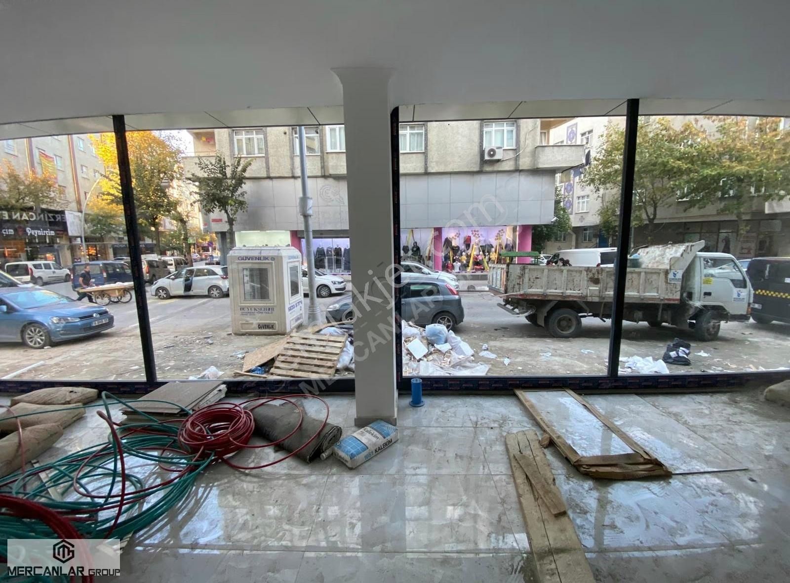 Mercanlar Group'dan 2 Caddeye Cepheli Satılık Dükkan - Görsel 7