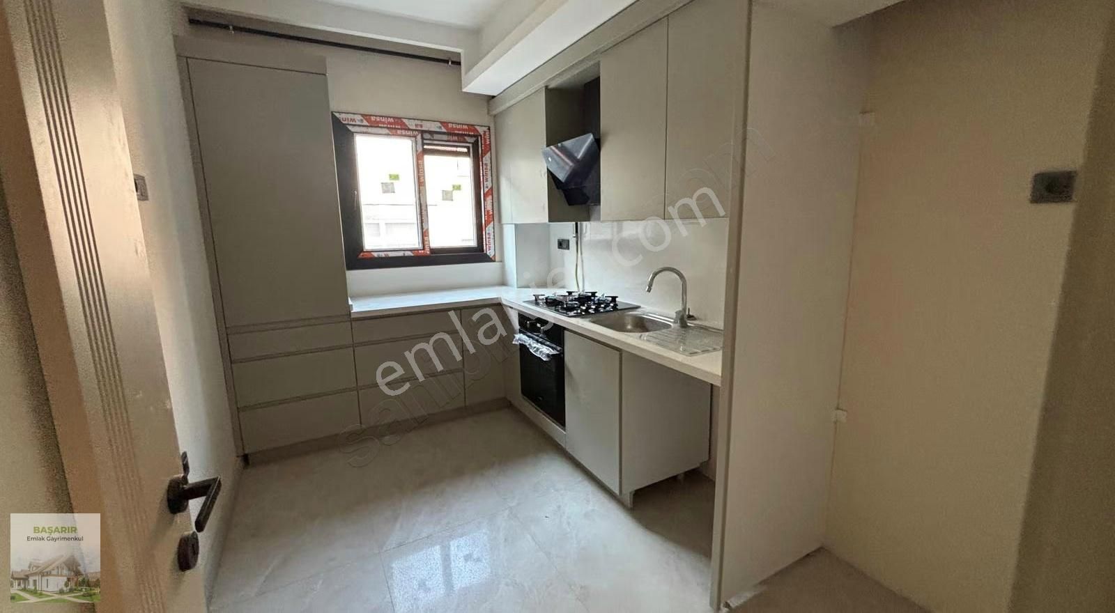 Poligonda Yeni Bina Lüx Malzemeli Asansörlü Otoparklı 2+1 Daire - Görsel 4