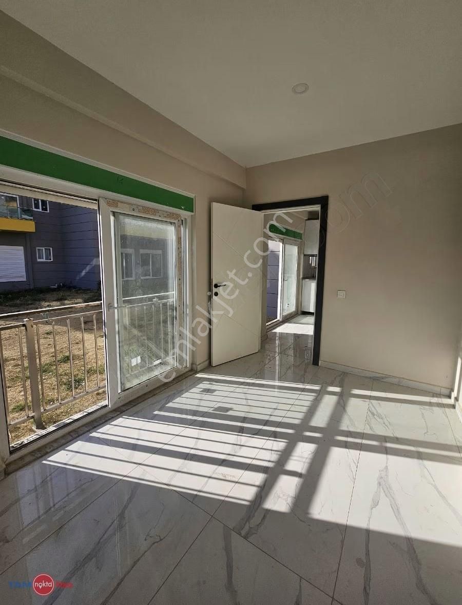 Lüks Site İçerisinde Bahçe Kullanımlı 1+1 Yeni Bina - Görsel 2