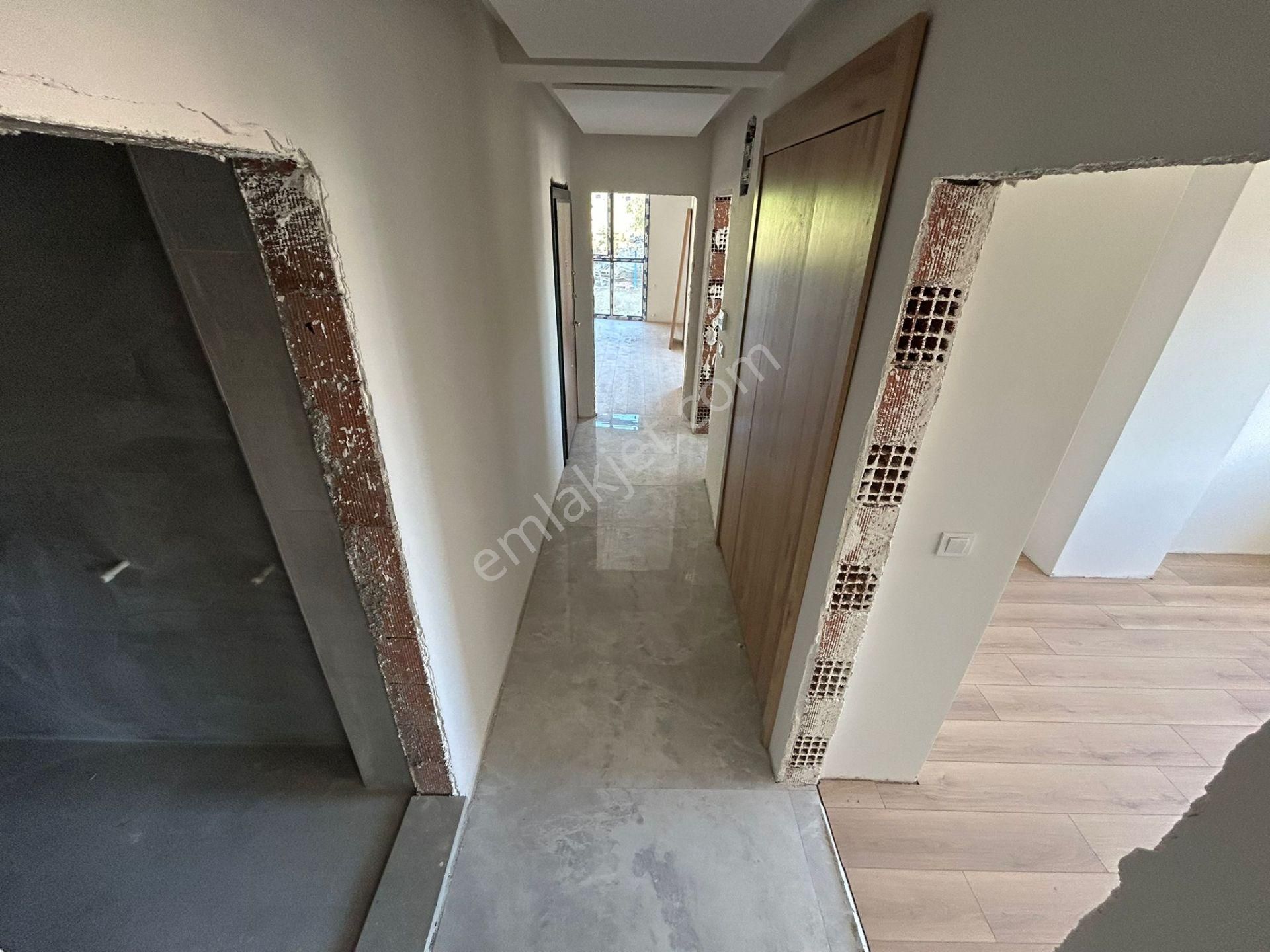 Yükselden Satılık Kadıköyde Ön Cephe Arakat Panoramik Manzaralı 2+1daire - Görsel 3
