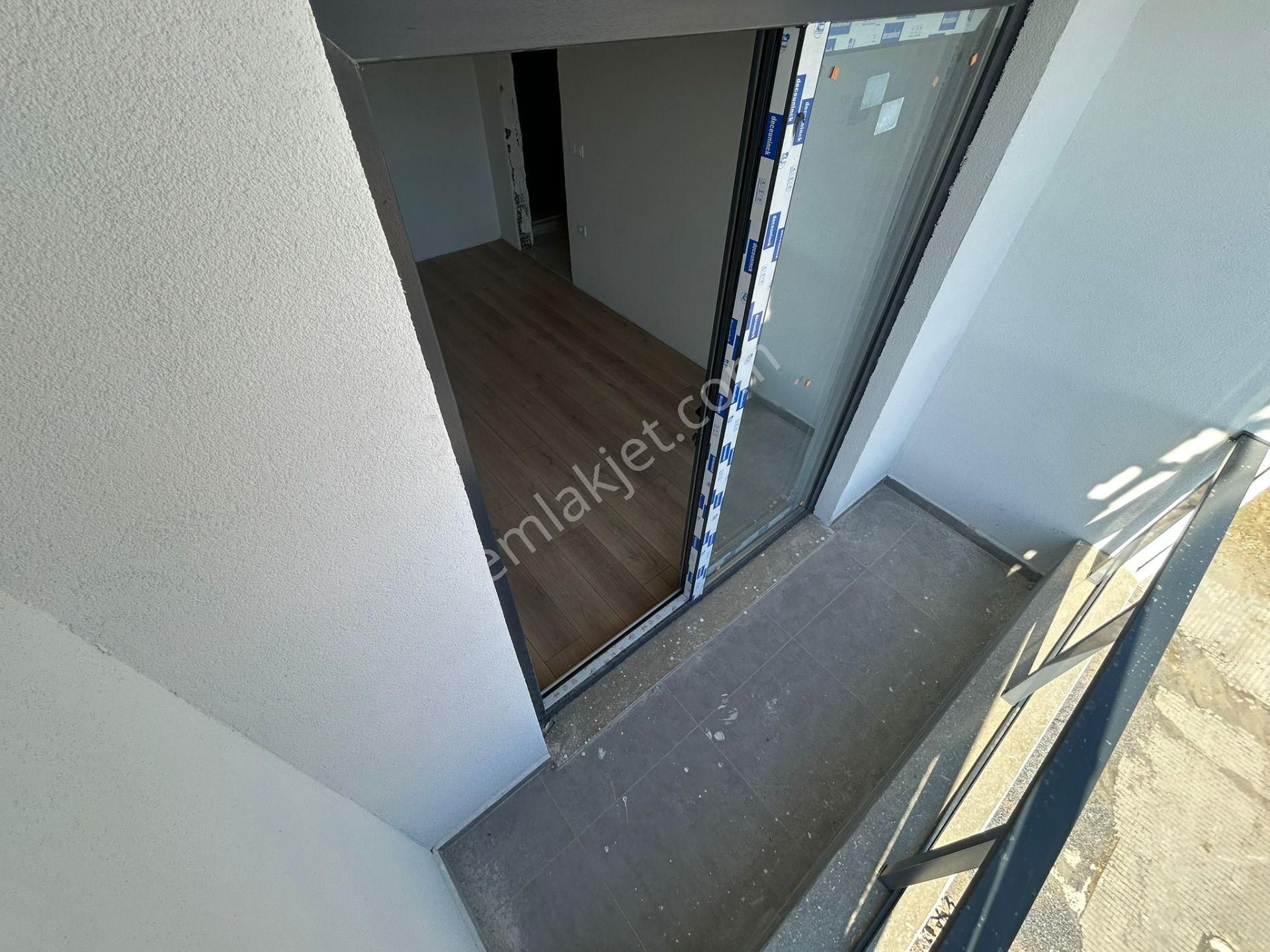 Yükselden Satılık Kadıköyde Ön Cephe Arakat Panoramik Manzaralı 2+1daire - Görsel 5