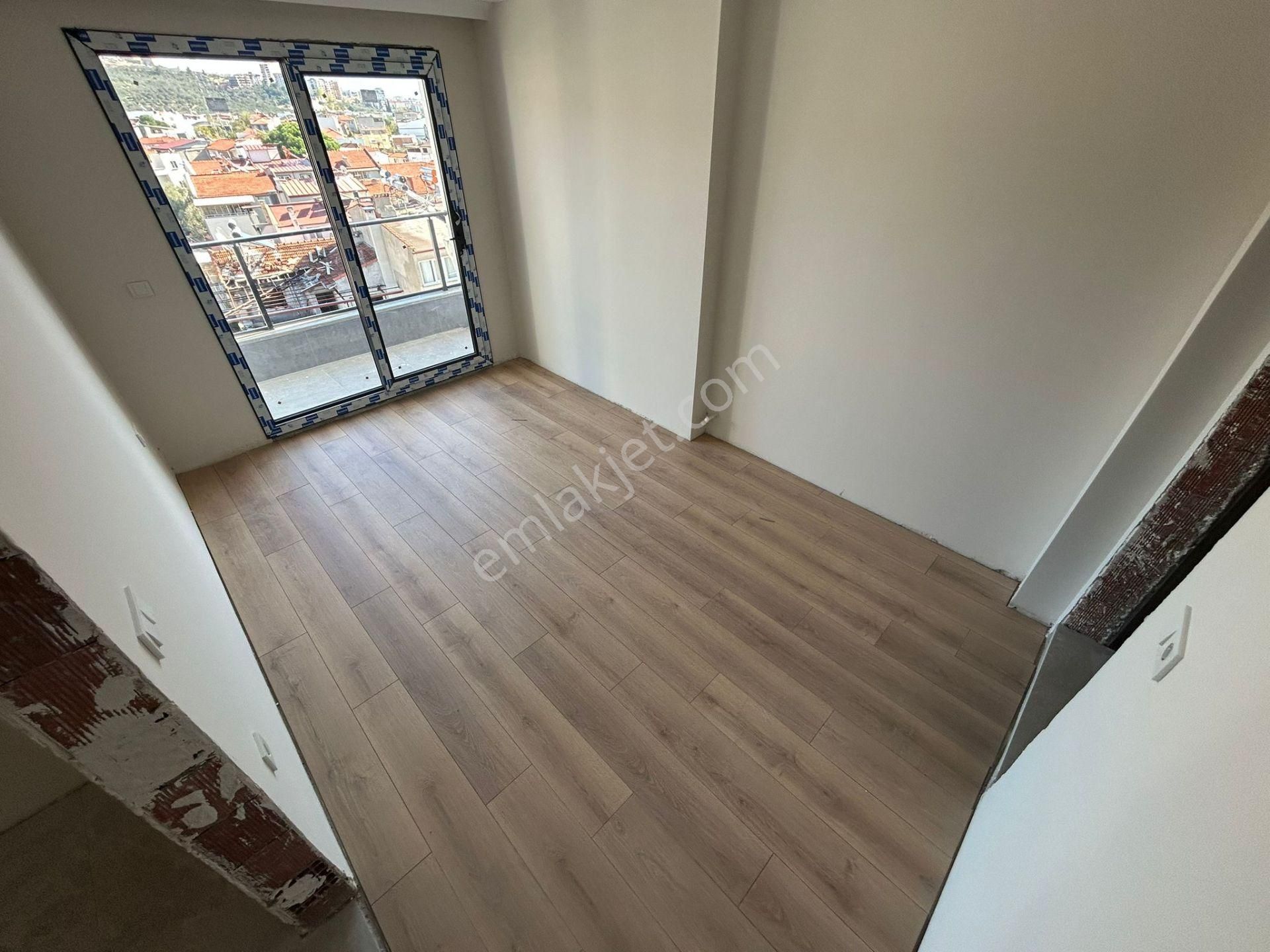 Yükselden Satılık Kadıköyde Ön Cephe Arakat Panoramik Manzaralı 2+1daire - Görsel 7