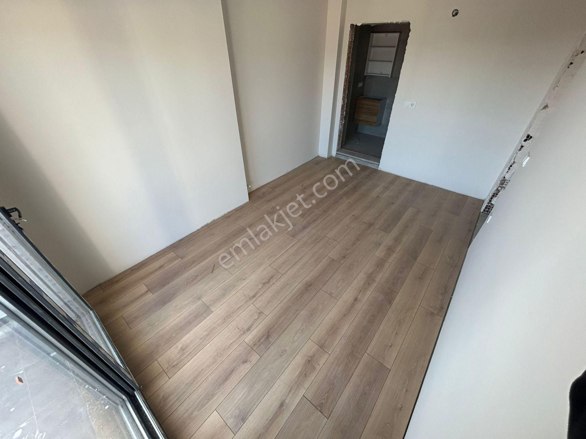 Yükselden Satılık Kadıköyde Ön Cephe Arakat Panoramik Manzaralı 2+1daire - Görsel 4