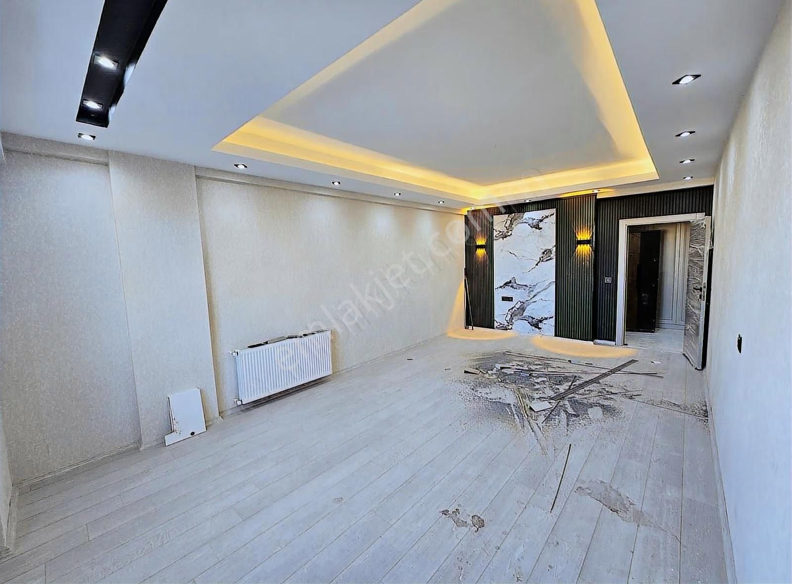 Tema Emlak'tan İçi Full+full Yapılı Cadde Üzerinde Sıfır! 4+1 - Görsel 3