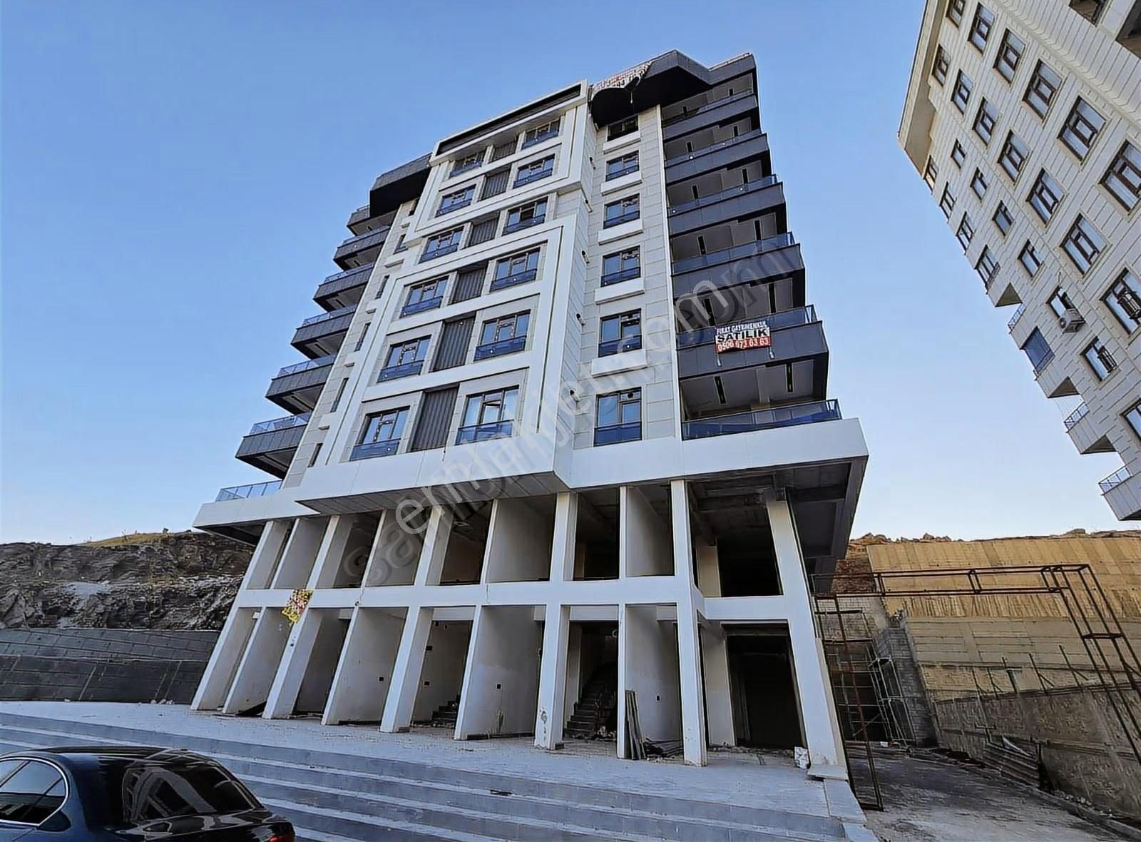 Tema Emlak'tan İçi Full+full Yapılı Cadde Üzerinde Sıfır! 4+1