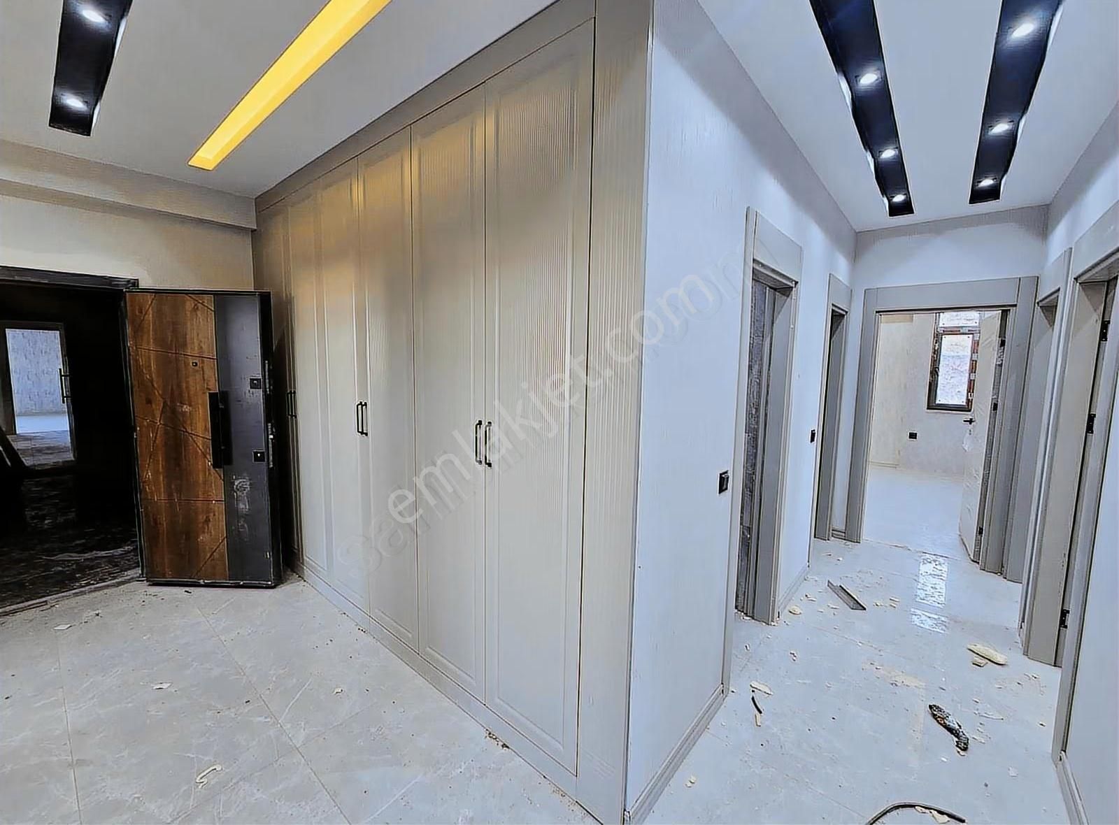 Tema Emlak'tan İçi Full+full Yapılı Cadde Üzerinde Sıfır! 4+1 - Görsel 13