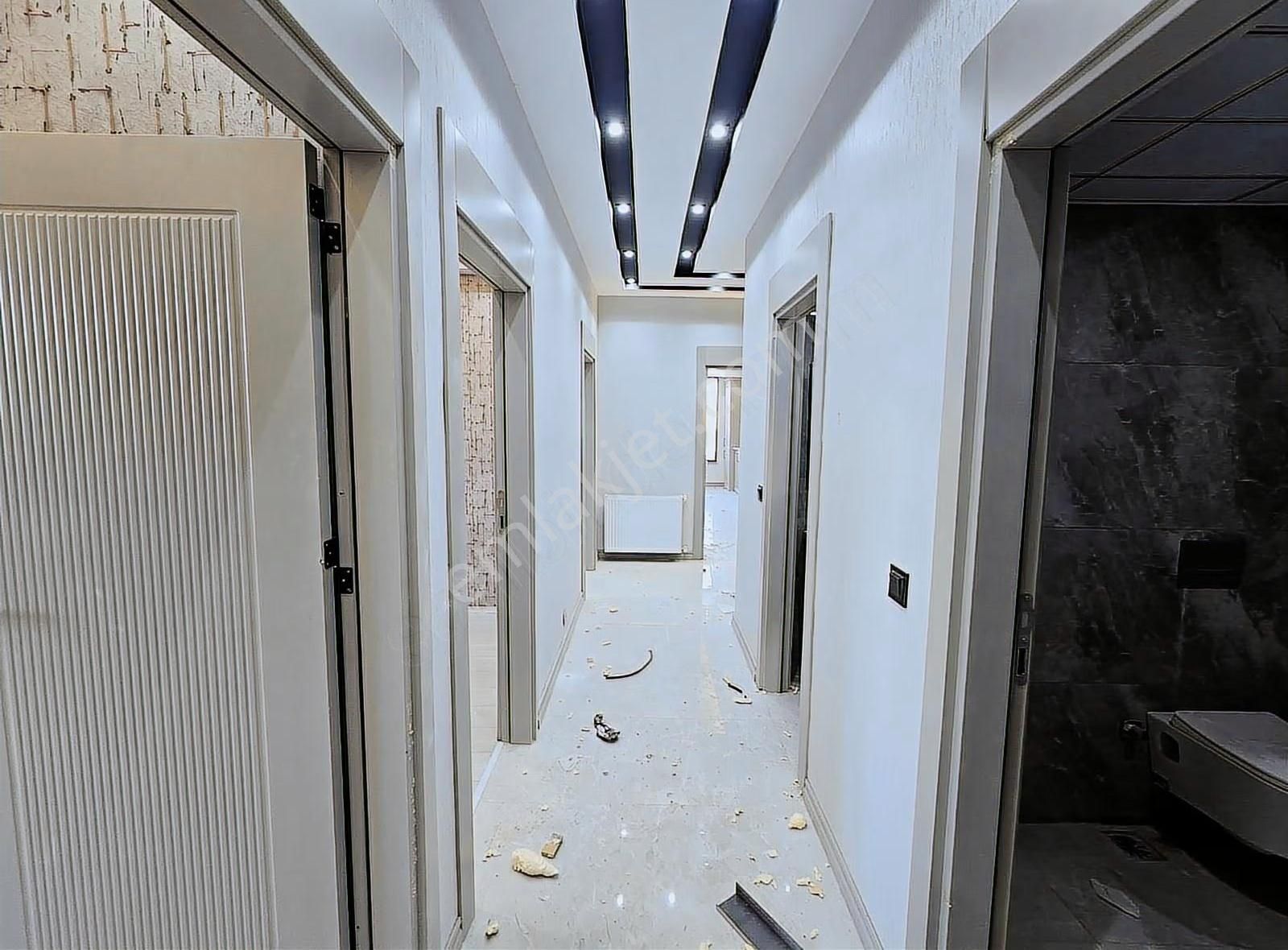 Tema Emlak'tan İçi Full+full Yapılı Cadde Üzerinde Sıfır! 4+1 - Görsel 15