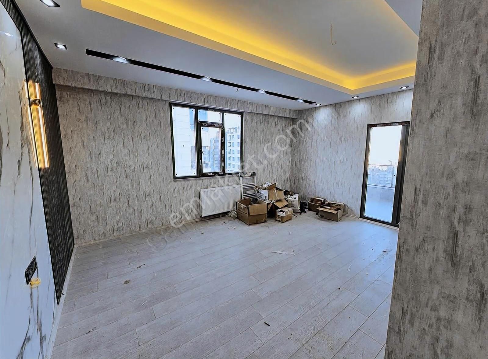 Tema Emlak'tan İçi Full+full Yapılı Cadde Üzerinde Sıfır! 4+1 - Görsel 4