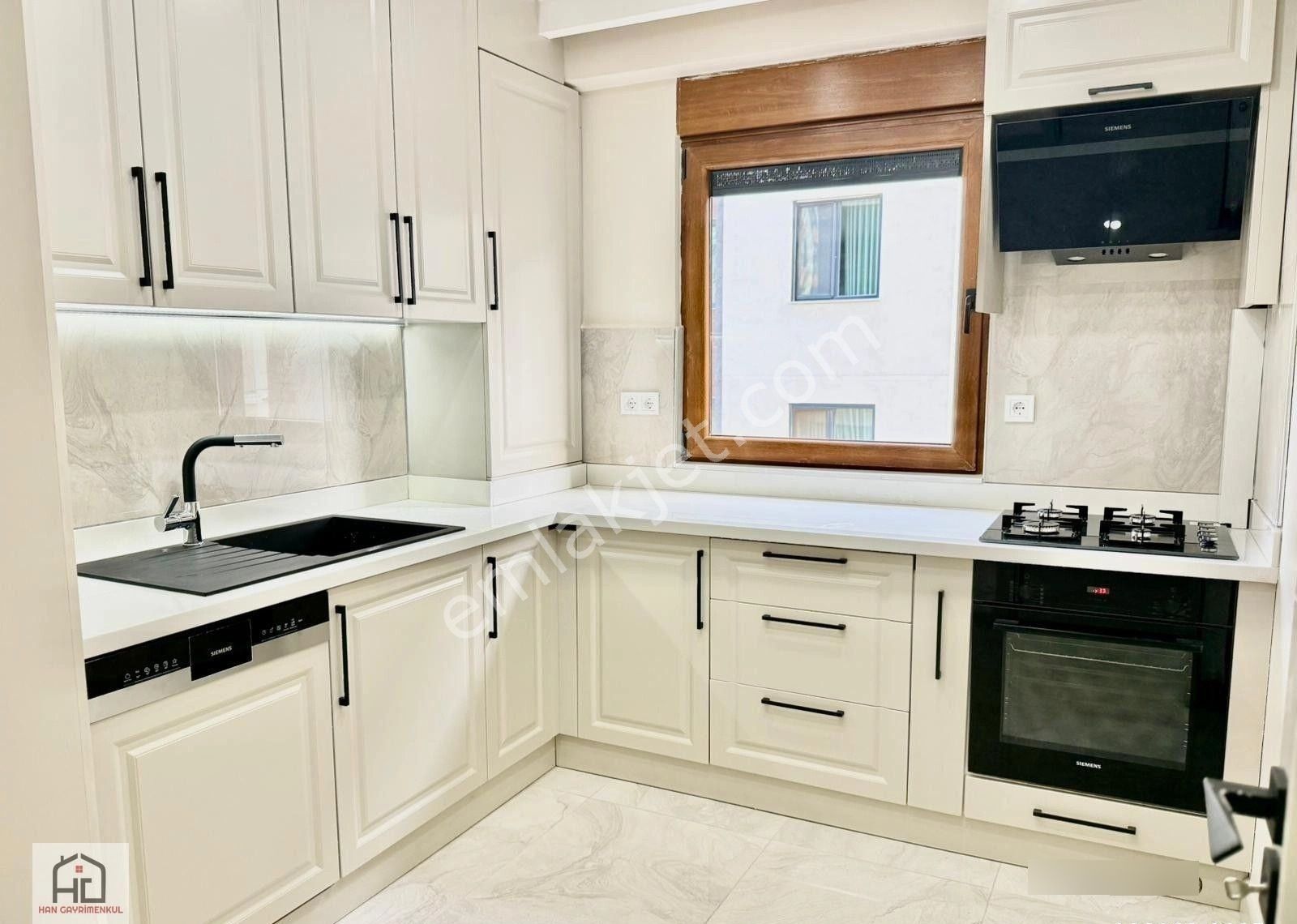 Caddebostan Sahilde 3+1 Renöve Edilmiş Fırsat! - Görsel 18