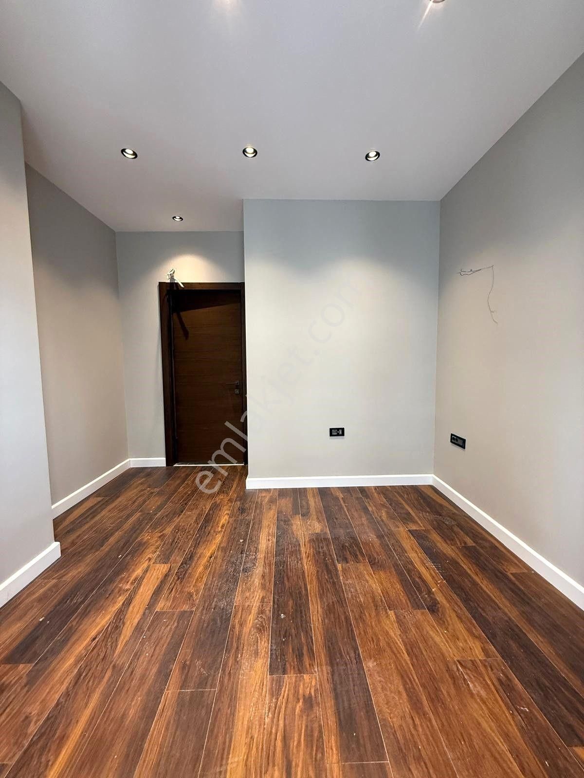 Suadiye Zarada 3+1 Balkonlu Ebeveynli Lüks Sıfır!! - Görsel 16