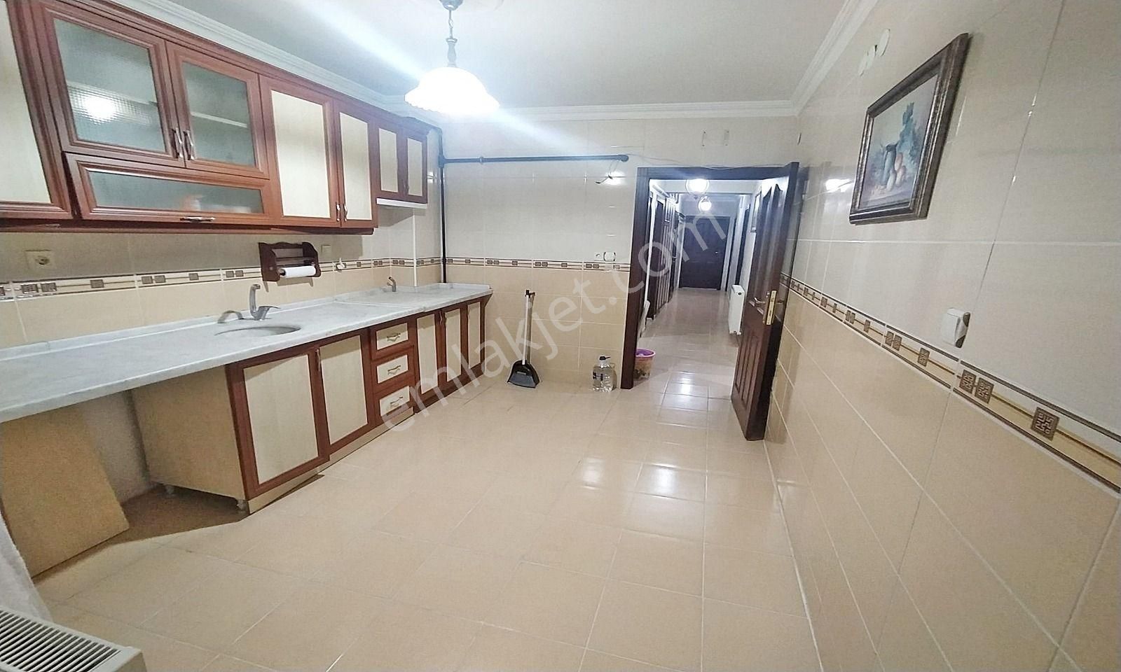 Bademlik'de Ankara Manzaralı 3+1 Ara Katta Kiralık Daire - Görsel 5