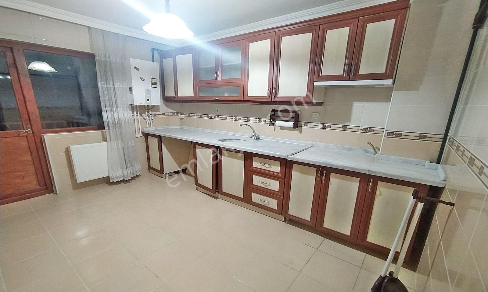 Bademlik'de Ankara Manzaralı 3+1 Ara Katta Kiralık Daire - Görsel 3