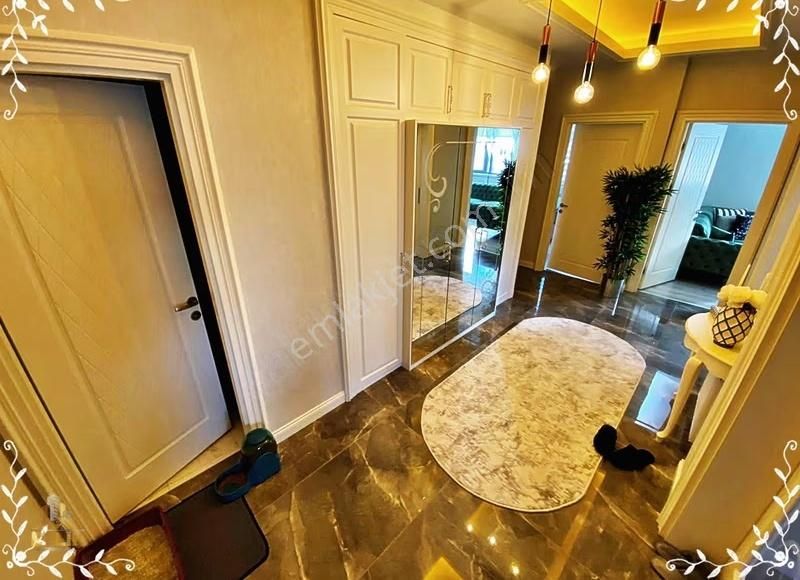 Çift Blok'lu Site İçerisinde 7/24 Güvenlikli 4+1 200m2 Fırsat ! - Görsel 18