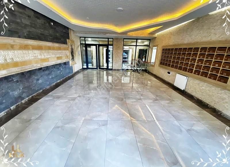 Çift Blok'lu Site İçerisinde 7/24 Güvenlikli 4+1 200m2 Fırsat ! - Görsel 20