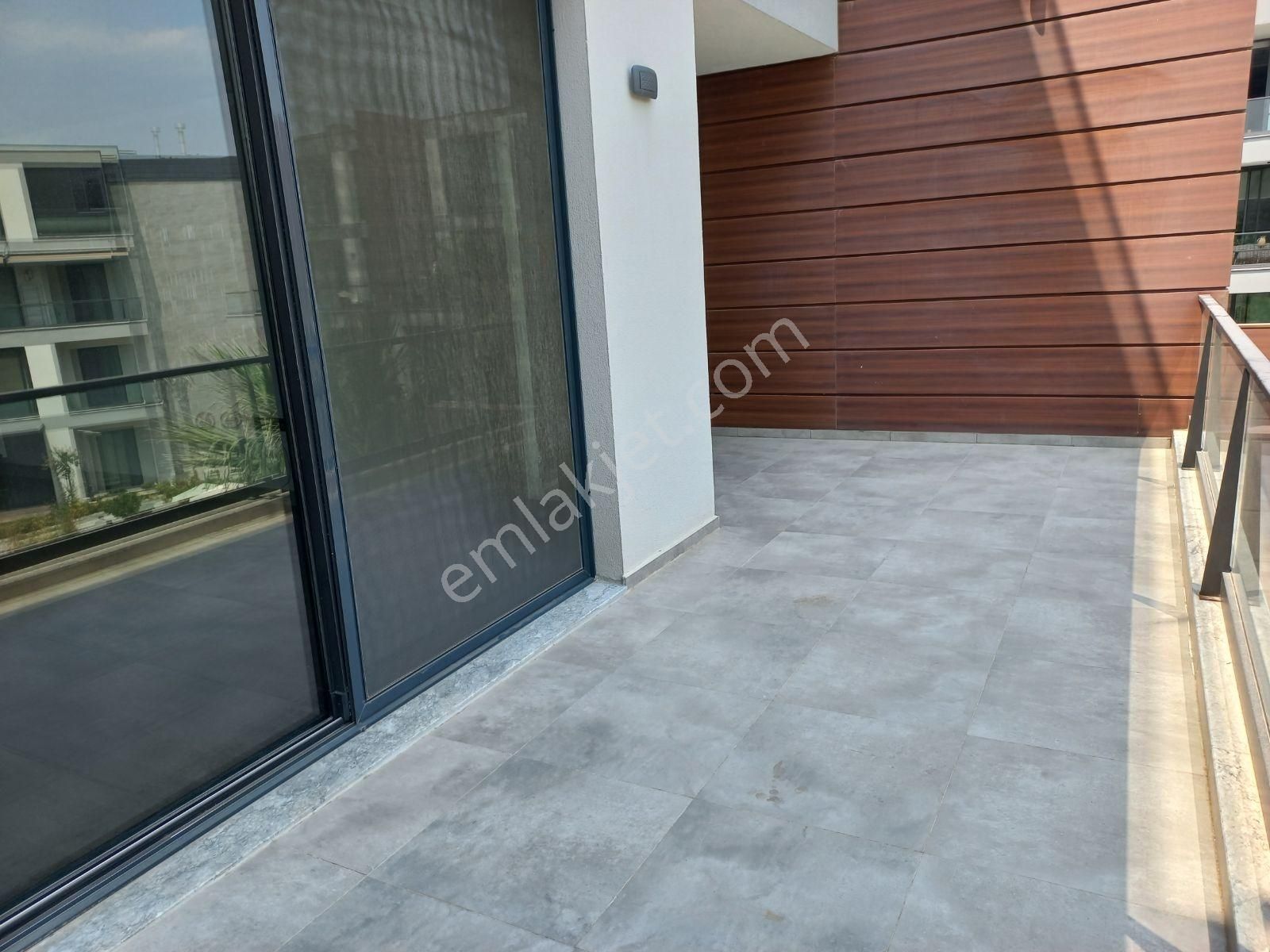 Emlak Buraya'dan Landor Sitesinde Havuz Cephe Dubleks Bahçe Katı - Görsel 8