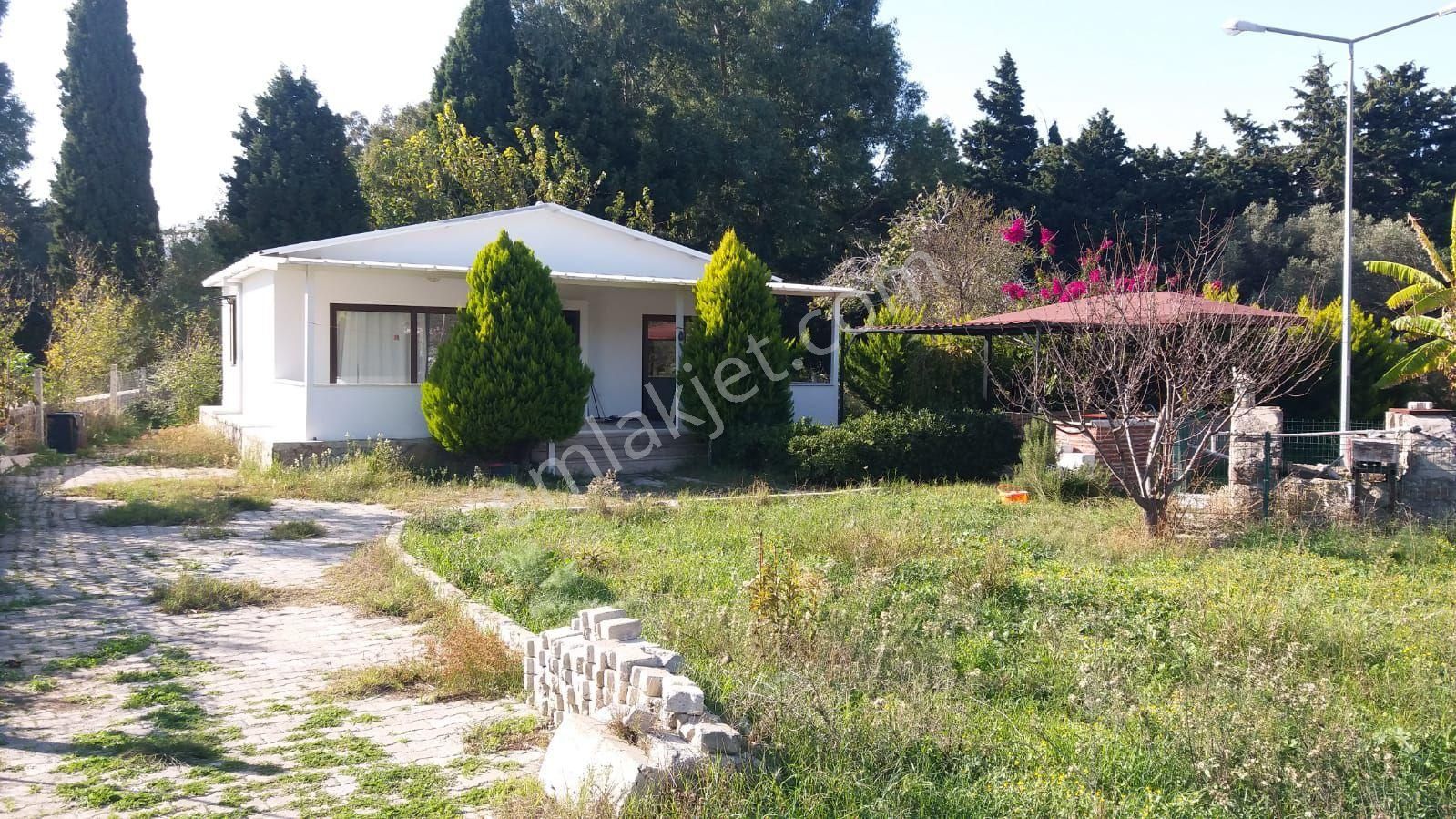 Turgutreis Kemer Köy İçinde Satılık Arazi(içinde Prefabrik Ev İle Beraber)