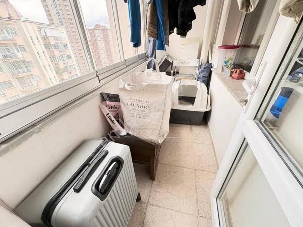 Kozyatağı Prestijli Sitede Güvenli Geniş Balkon Geniş Arsa Bakımlı Daire - Görsel 8