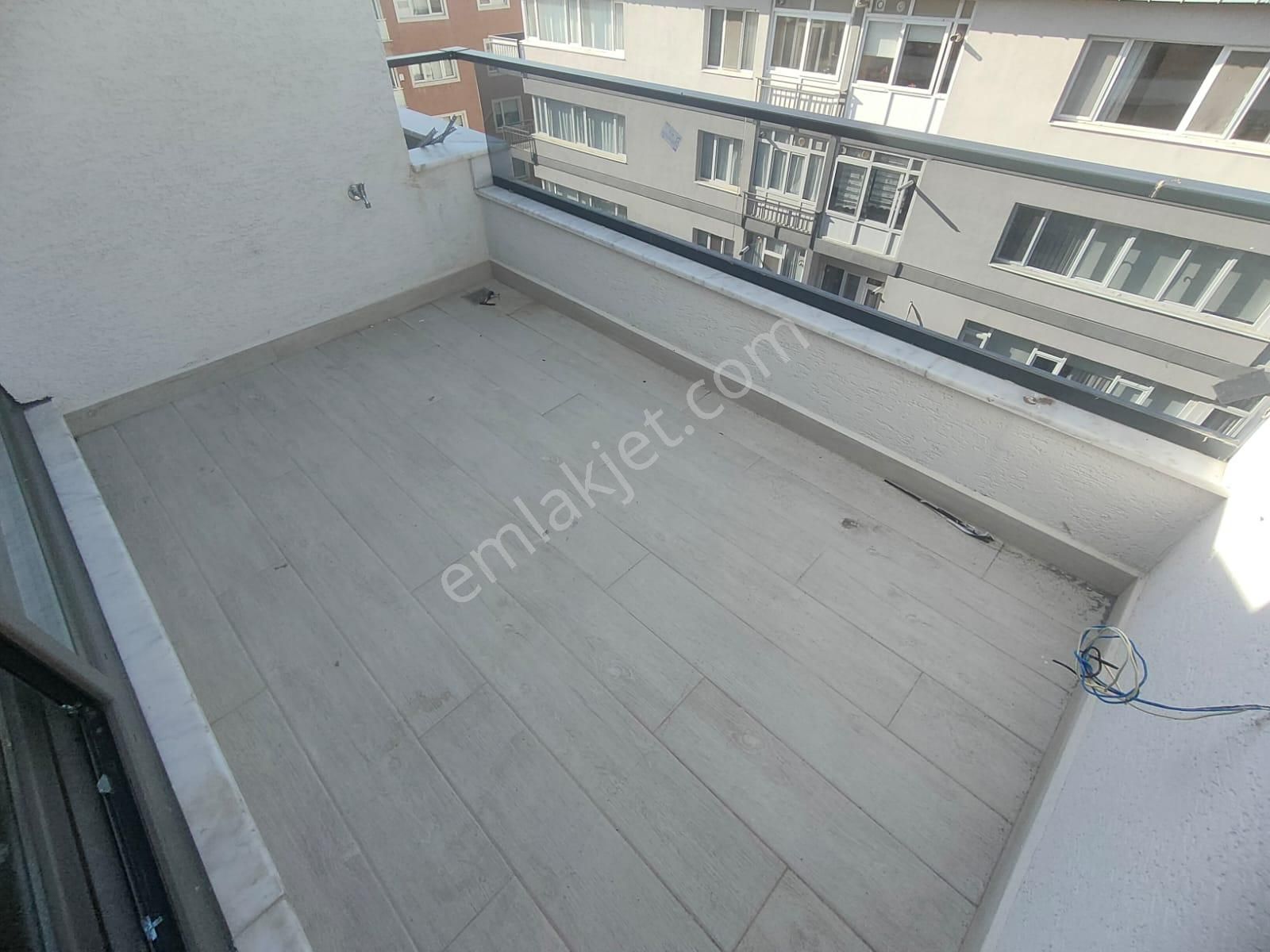 Emlak Dünyasından Altıntepede Satılık 3+2 Dubleks Daire - Görsel 16