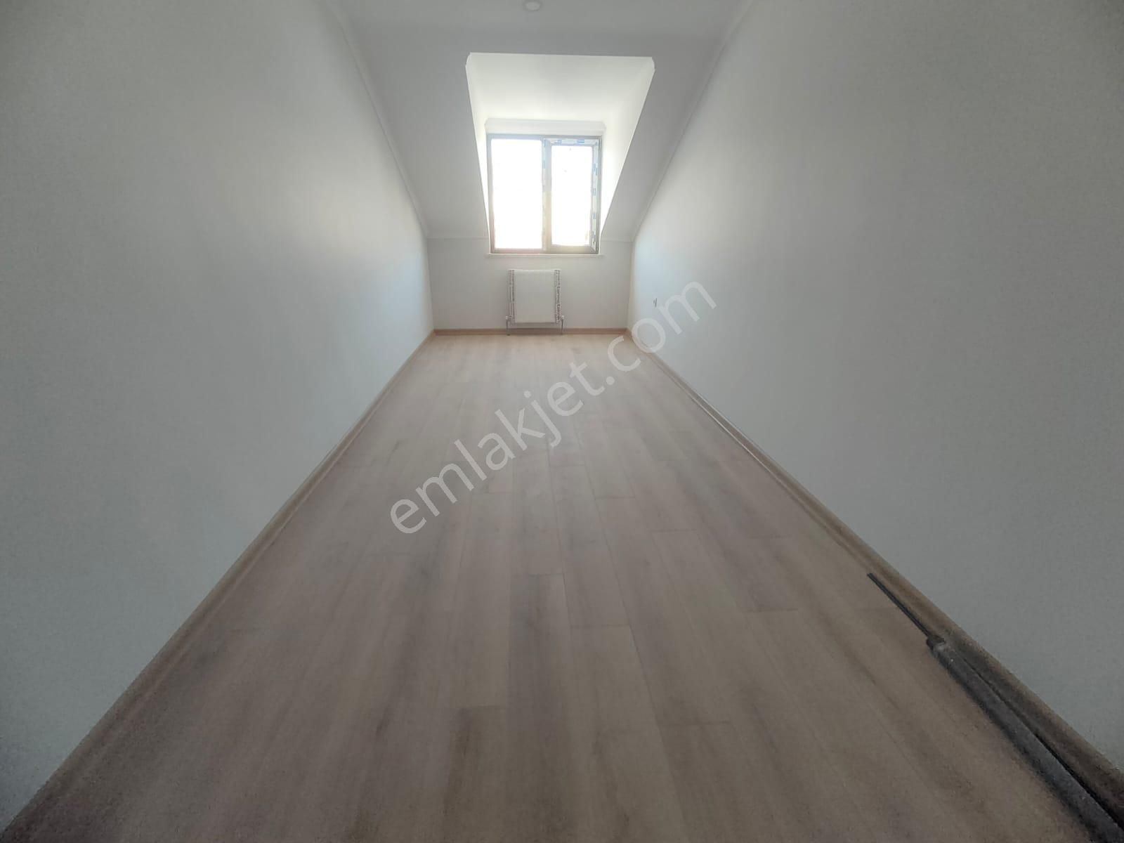 Emlak Dünyasından Altıntepede Satılık 3+2 Dubleks Daire - Görsel 11