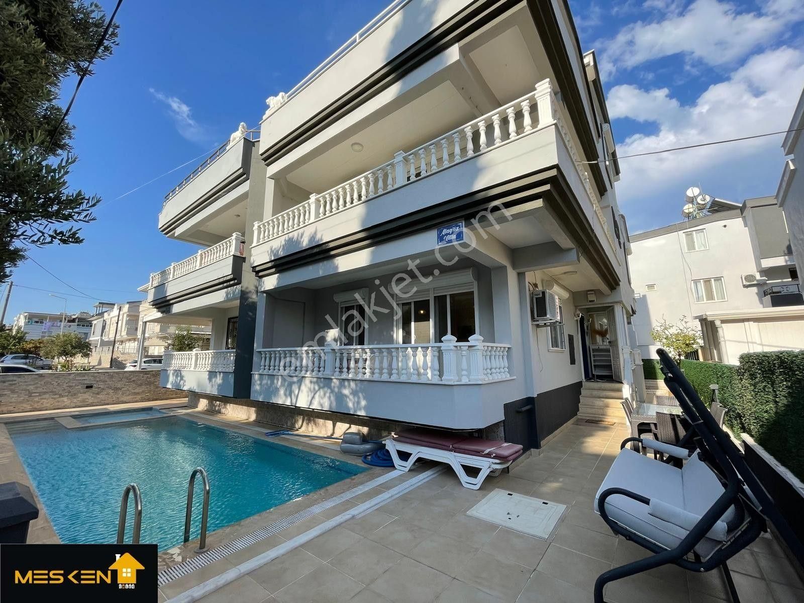 Didim Efeler'de Full Eşya , Çok Geniş 4+1 Villa