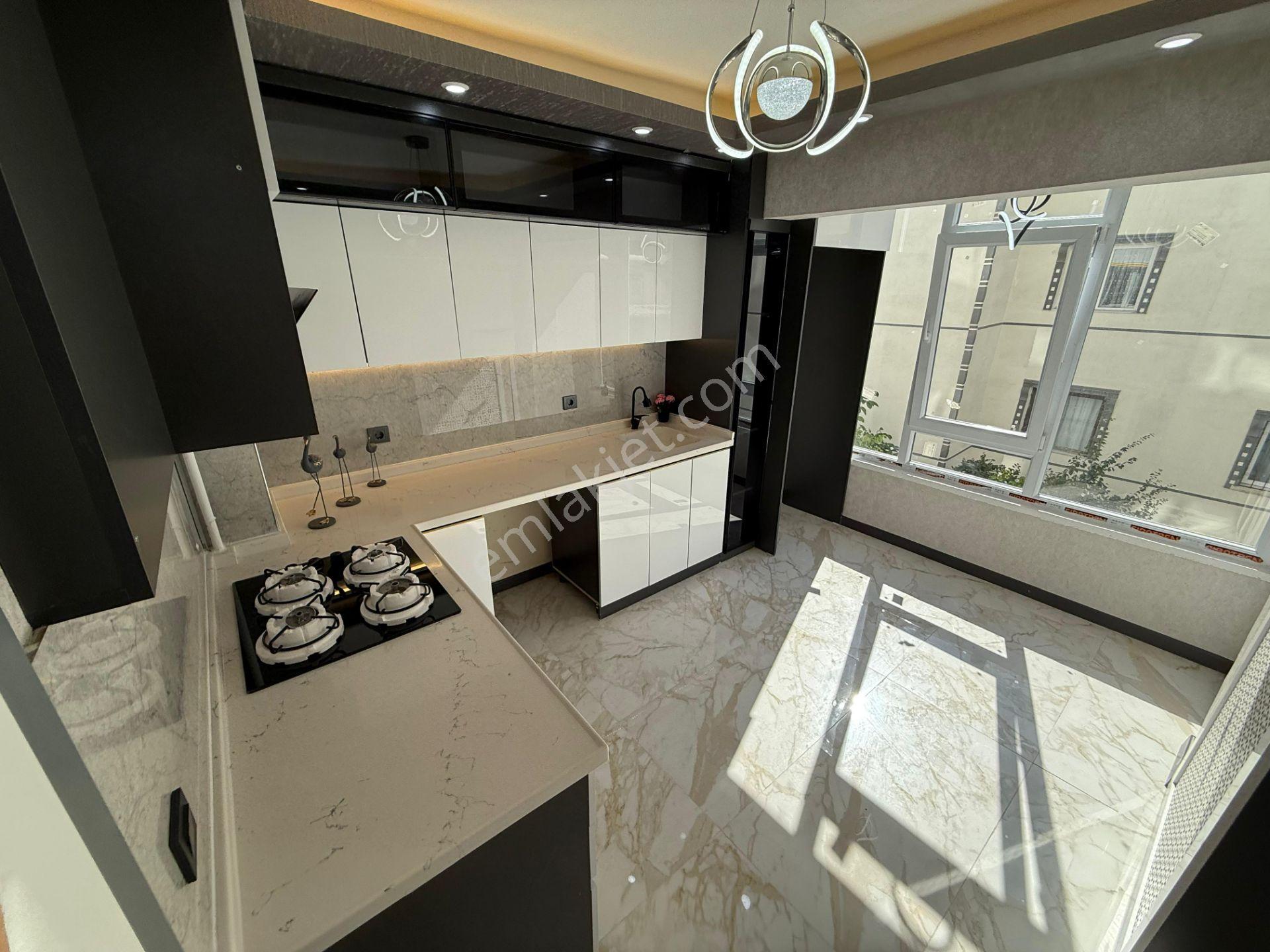 Hayal'den Malazgirt Mh'de Cadde Üzerinde Ara Katta Ful Yapılı Bağımsız 3+1 Kupon Daire - Görsel 7
