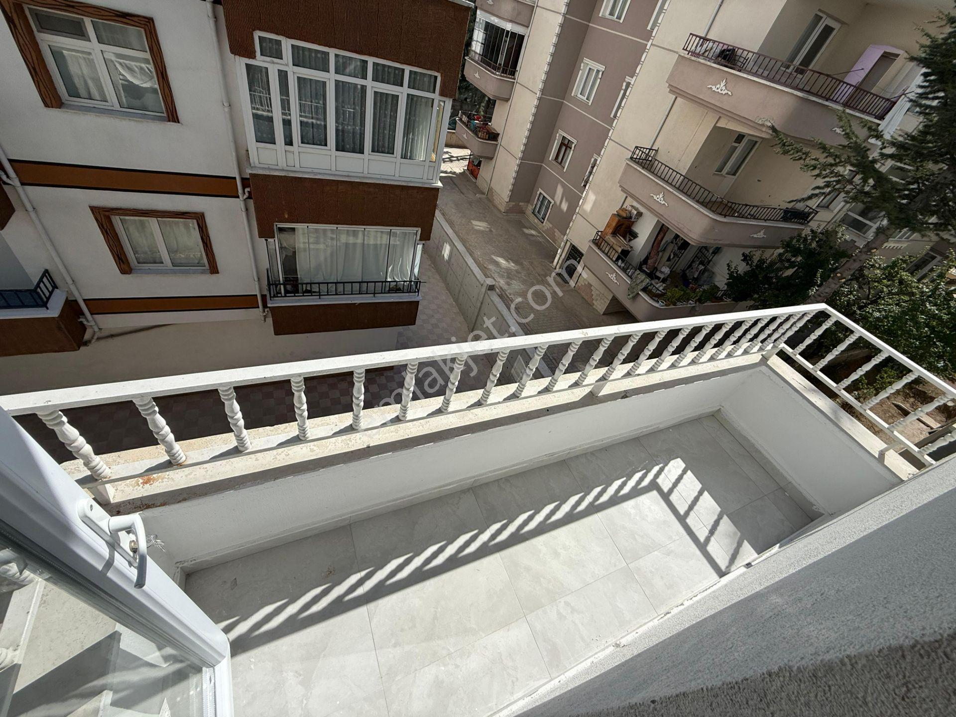 Hayal'den Malazgirt Mh'de Cadde Üzerinde Ara Katta Ful Yapılı Bağımsız 3+1 Kupon Daire - Görsel 33