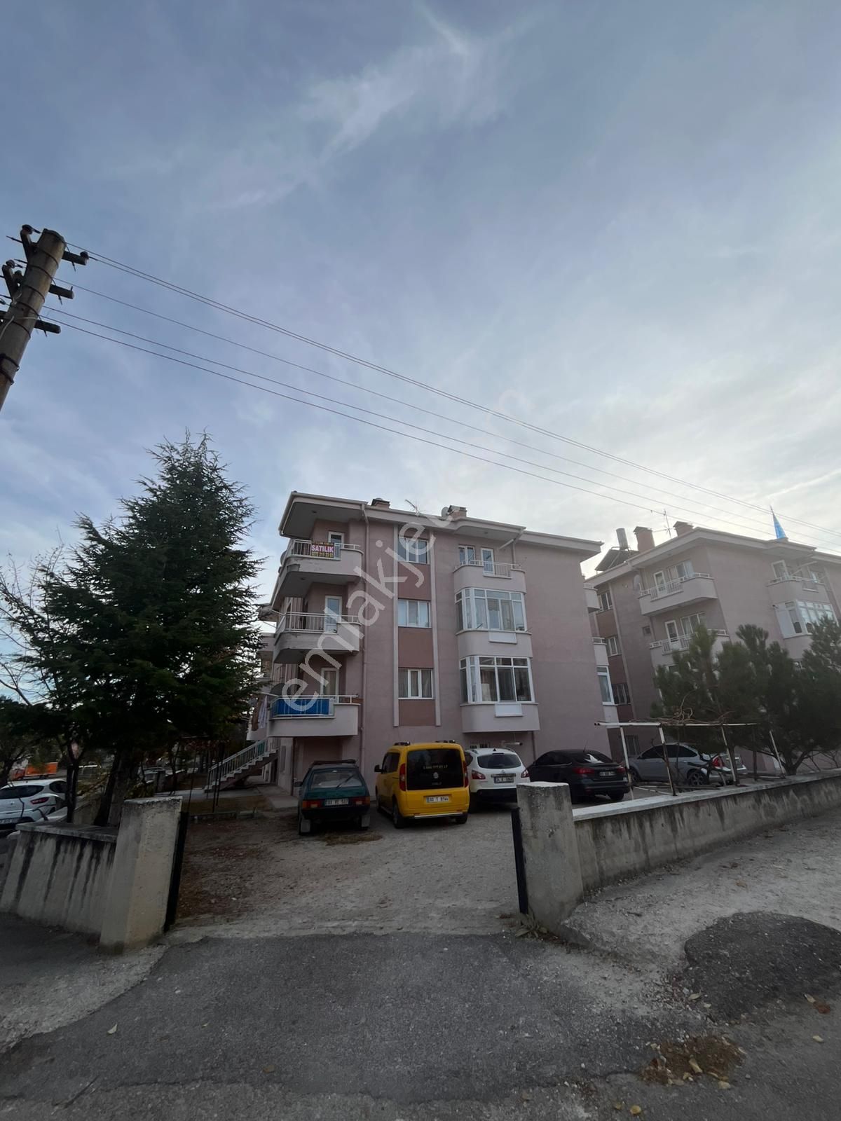 Afyon Üçok Emlaktan Mareşal F Çakmak Mah Satılık 3+1 Daire - Görsel 3