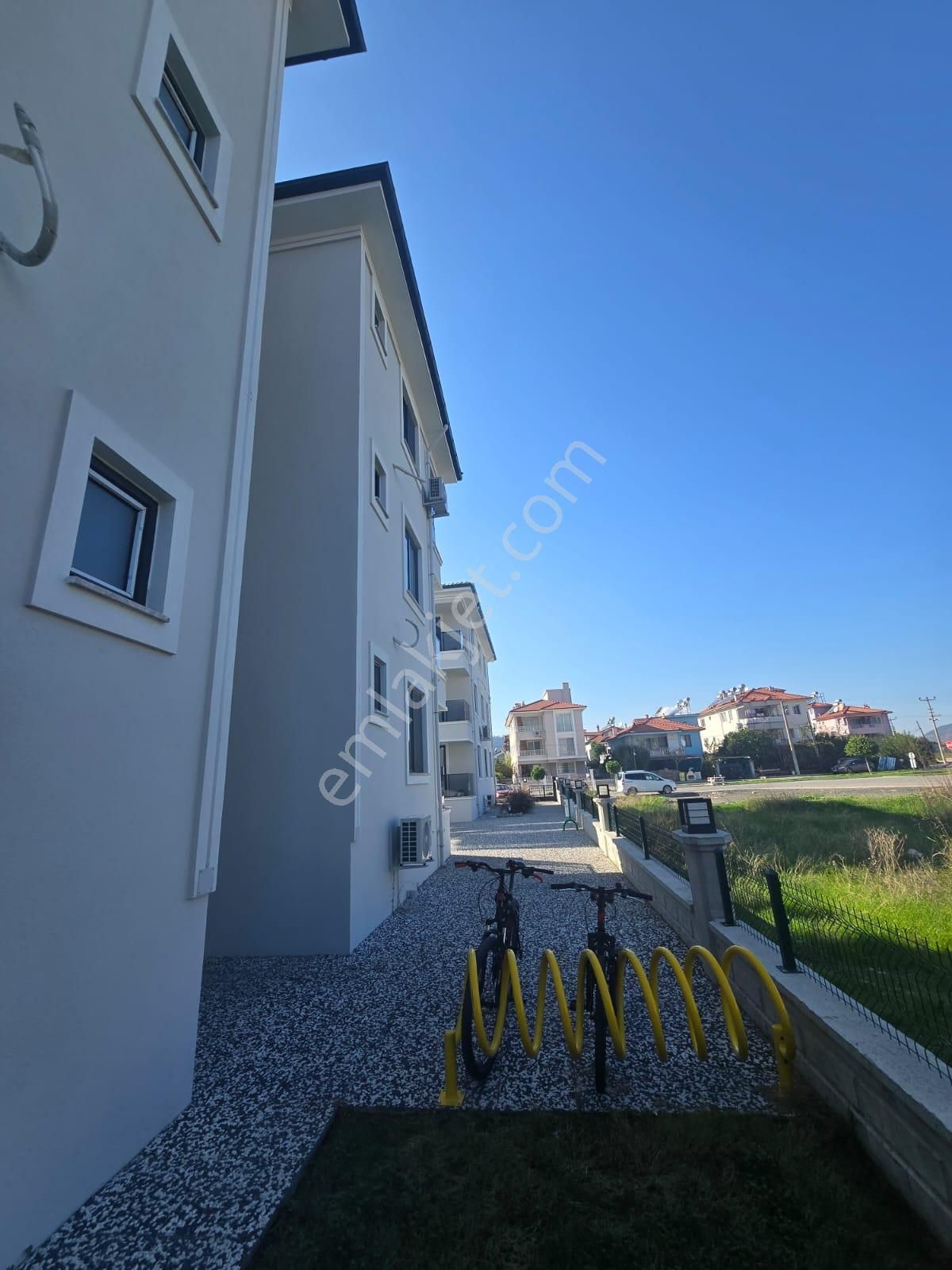 Çiğdem Emelak'tan Ortaca'da Havuzlu Satılık 1+1 Daire - Görsel 18