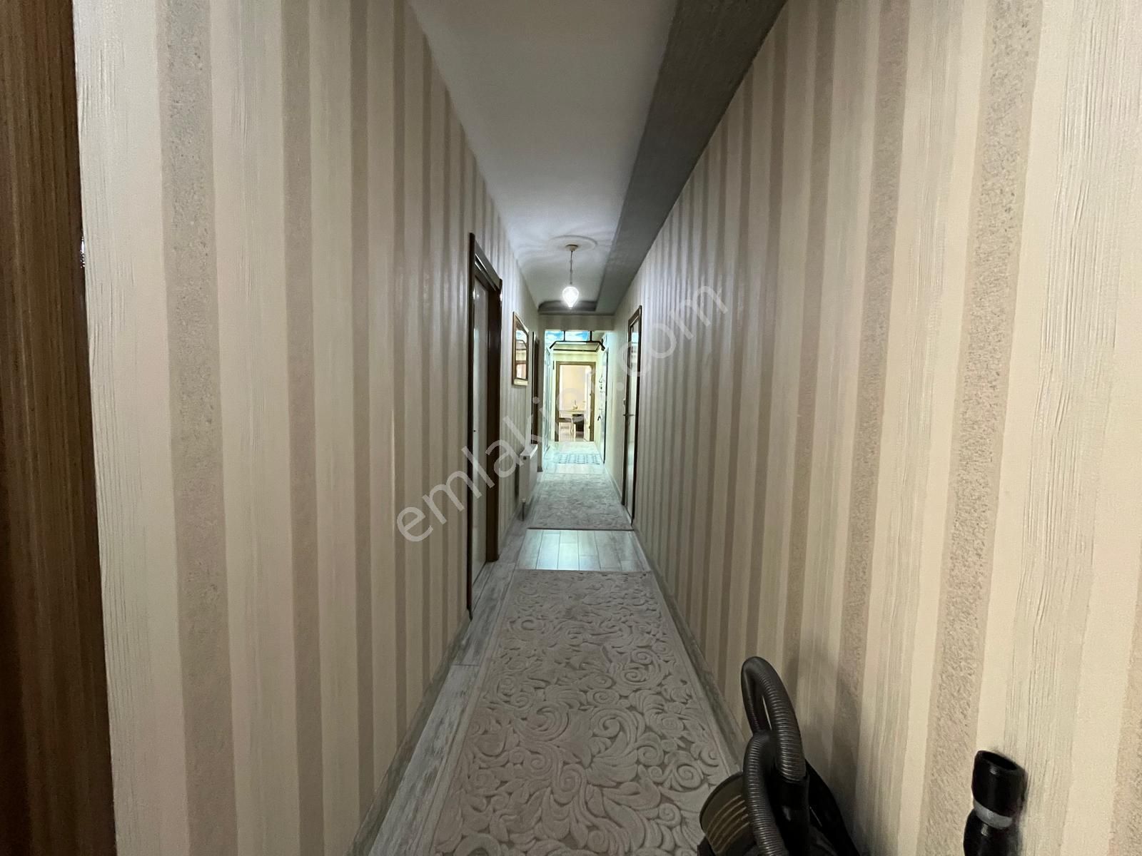 Yükseltepe Mahallesi'nde Cadde Üzerinde Katta 3+1 Daire! - Görsel 23