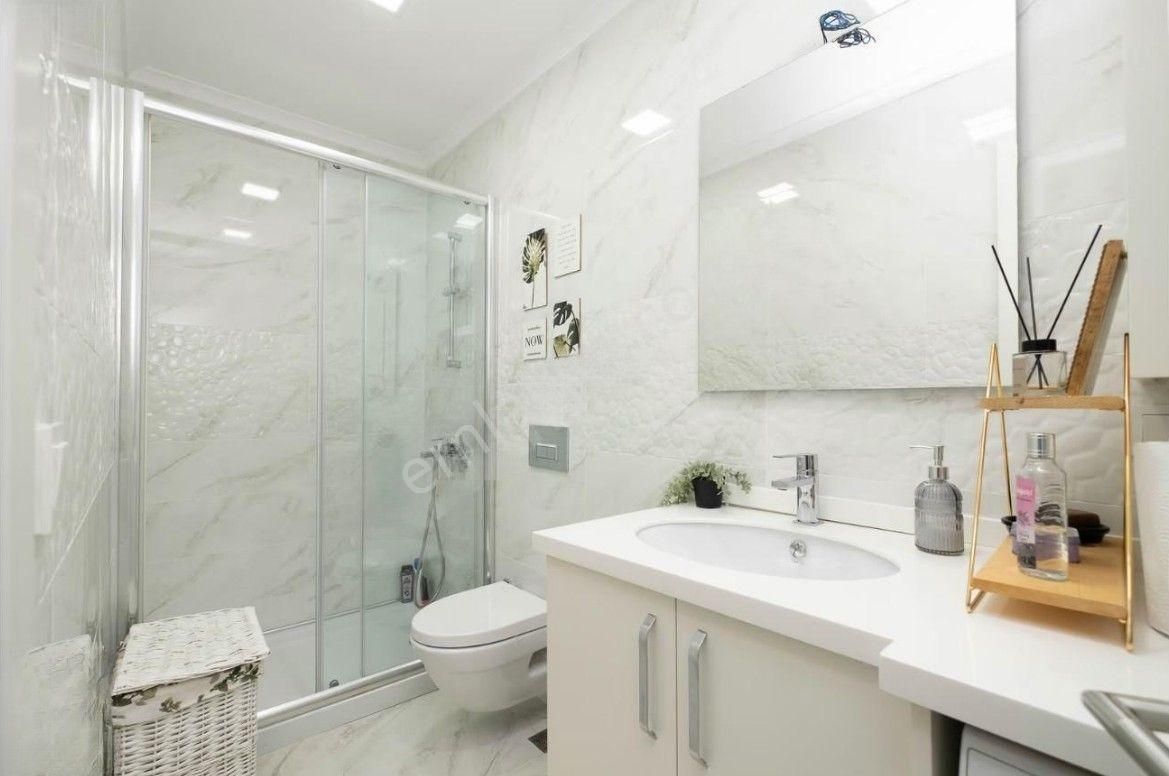 Boş... Erenköy De Balkon Ebeveyn Banyo Kat Mülkiyet Tapulu Genç Bina 3+1 Daire - Görsel 7