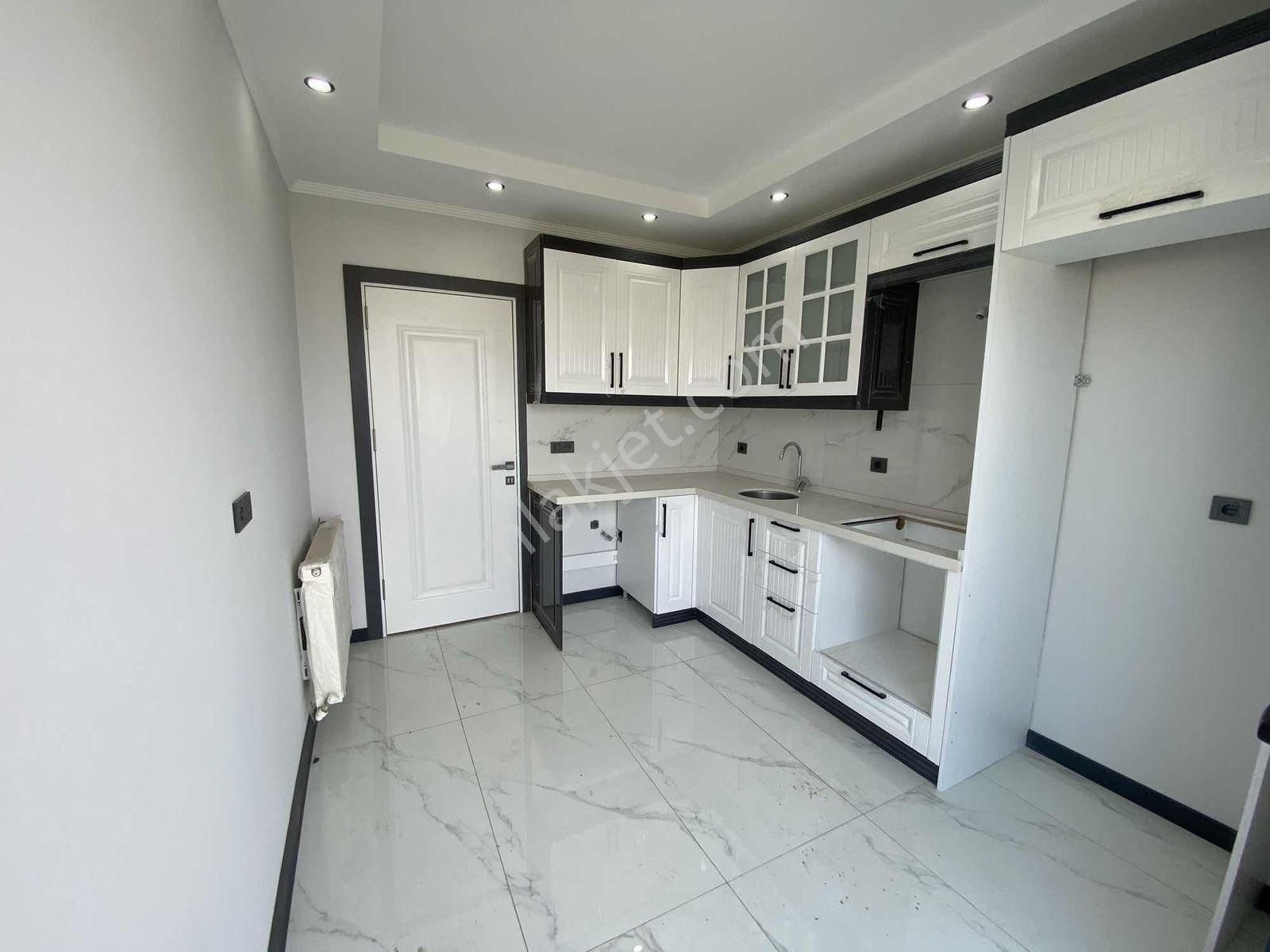 Emlak Center'dan 2+1 Kapalı Mutfak, Otoparklı Sıfır Daire