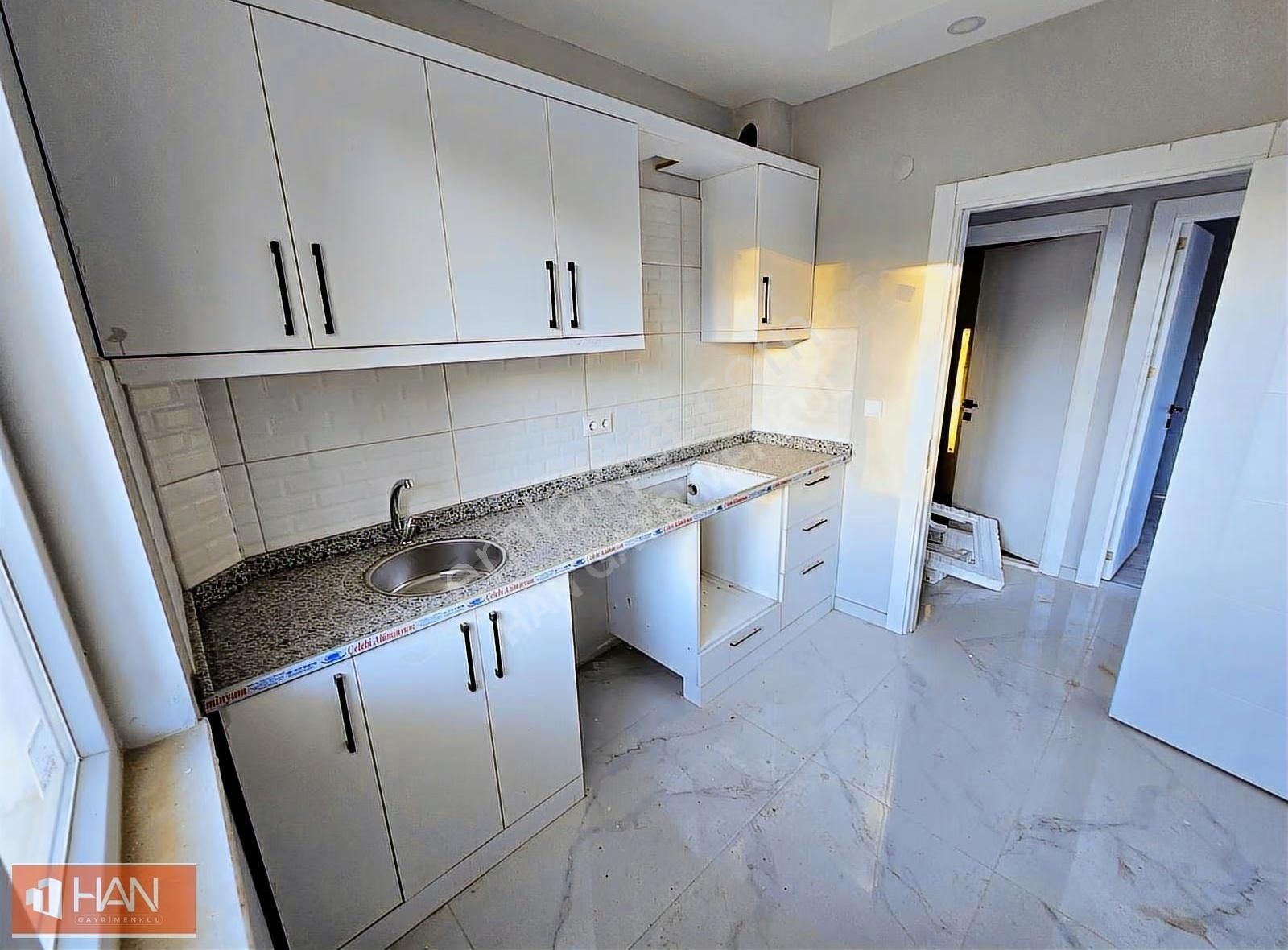 V.esentepe'de Otobüs Duraklarına Adım Mesafede 2+1 Oturuma Hazır - Görsel 6