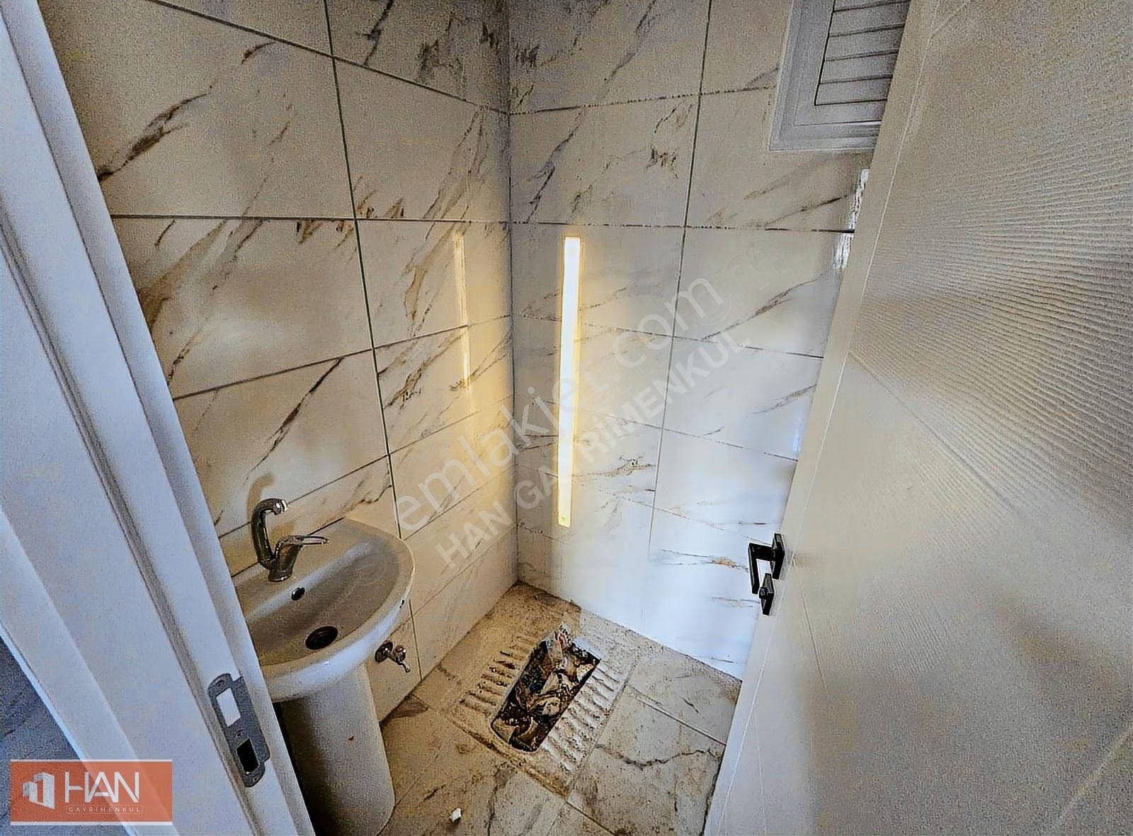 V.esentepe'de Otobüs Duraklarına Adım Mesafede 2+1 Oturuma Hazır - Görsel 4