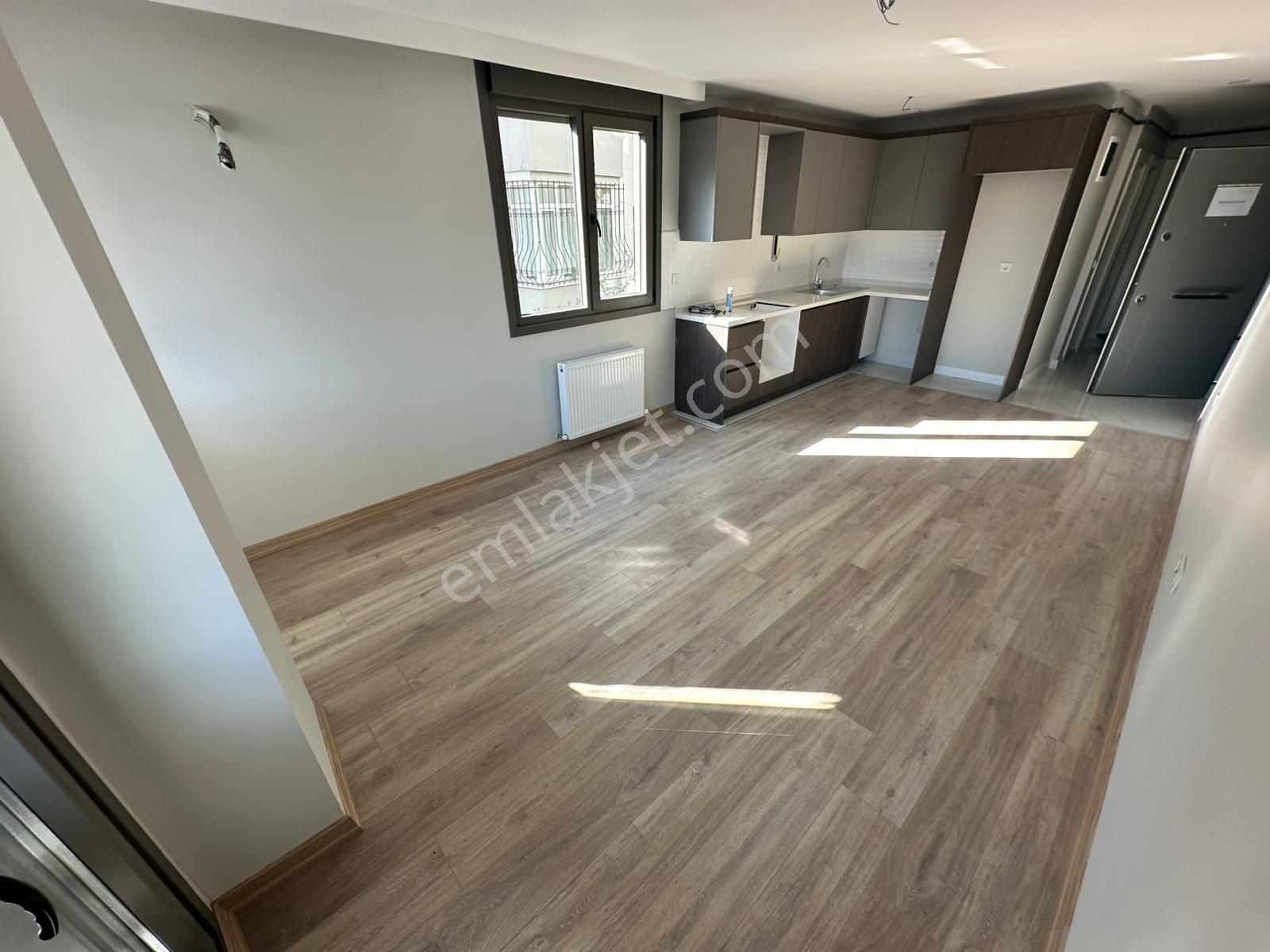 Yatırım'dan Küçükyalı'da Katta Balkonlu Sıfır Yapıda Geniş 2+1 - Görsel 16