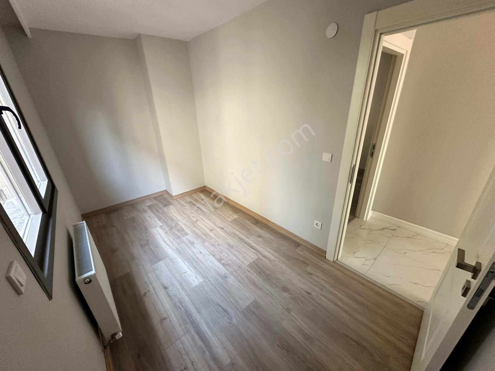 Yatırım'dan Küçükyalı'da Katta Balkonlu Sıfır Yapıda Geniş 2+1 - Görsel 12