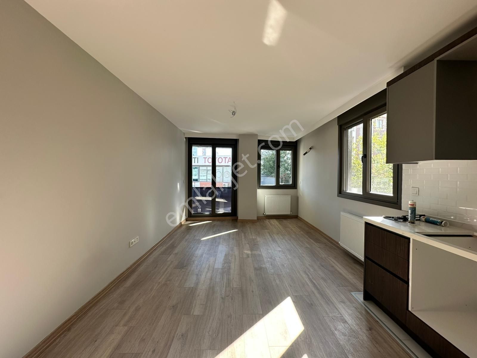 Yatırım'dan Küçükyalı'da Katta Balkonlu Sıfır Yapıda Geniş 2+1 - Görsel 24