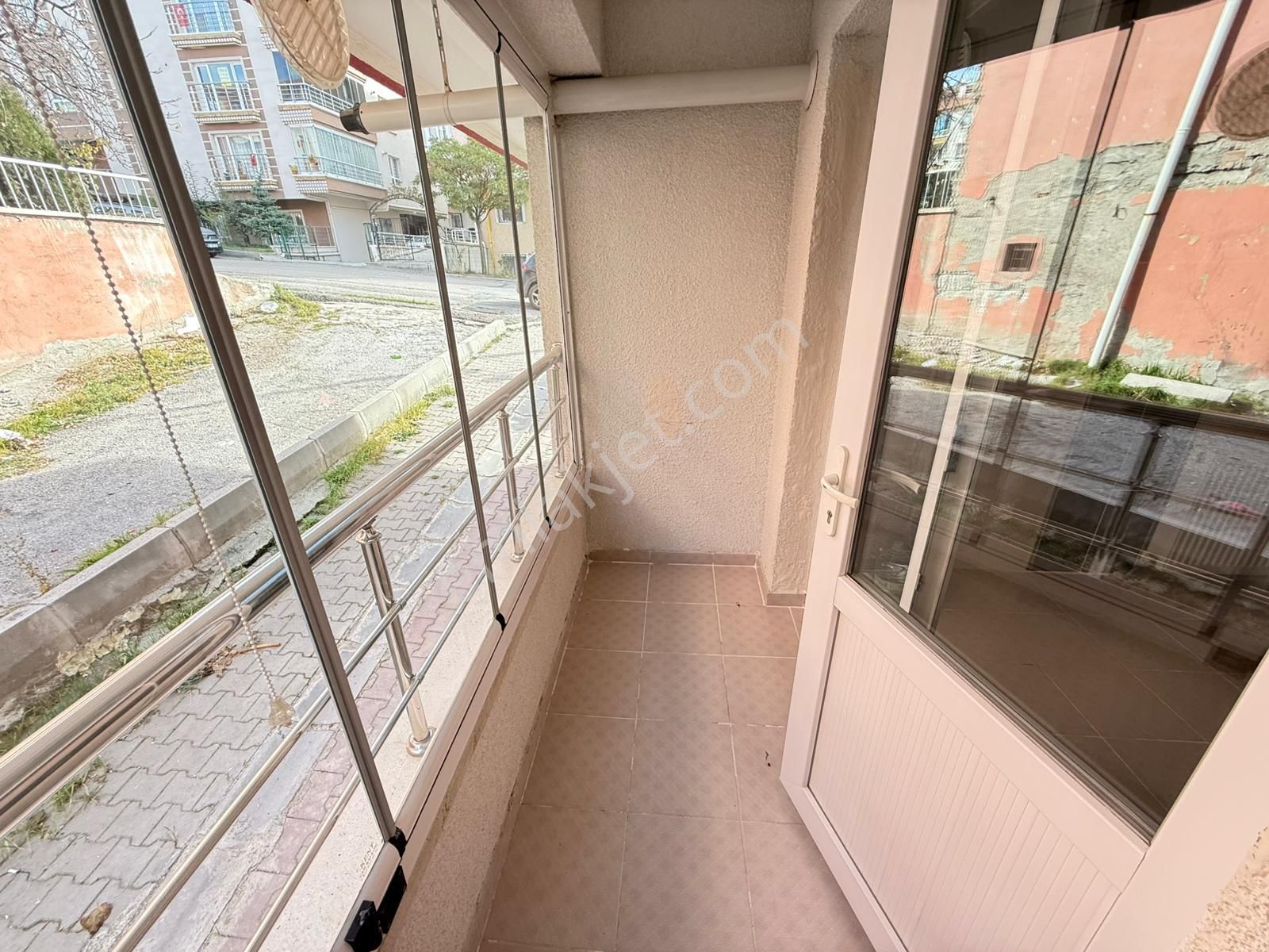 Turan'dan Karakeçili Cd Paraleli Ara Katta 3+1 Kiralık Daire - Görsel 7