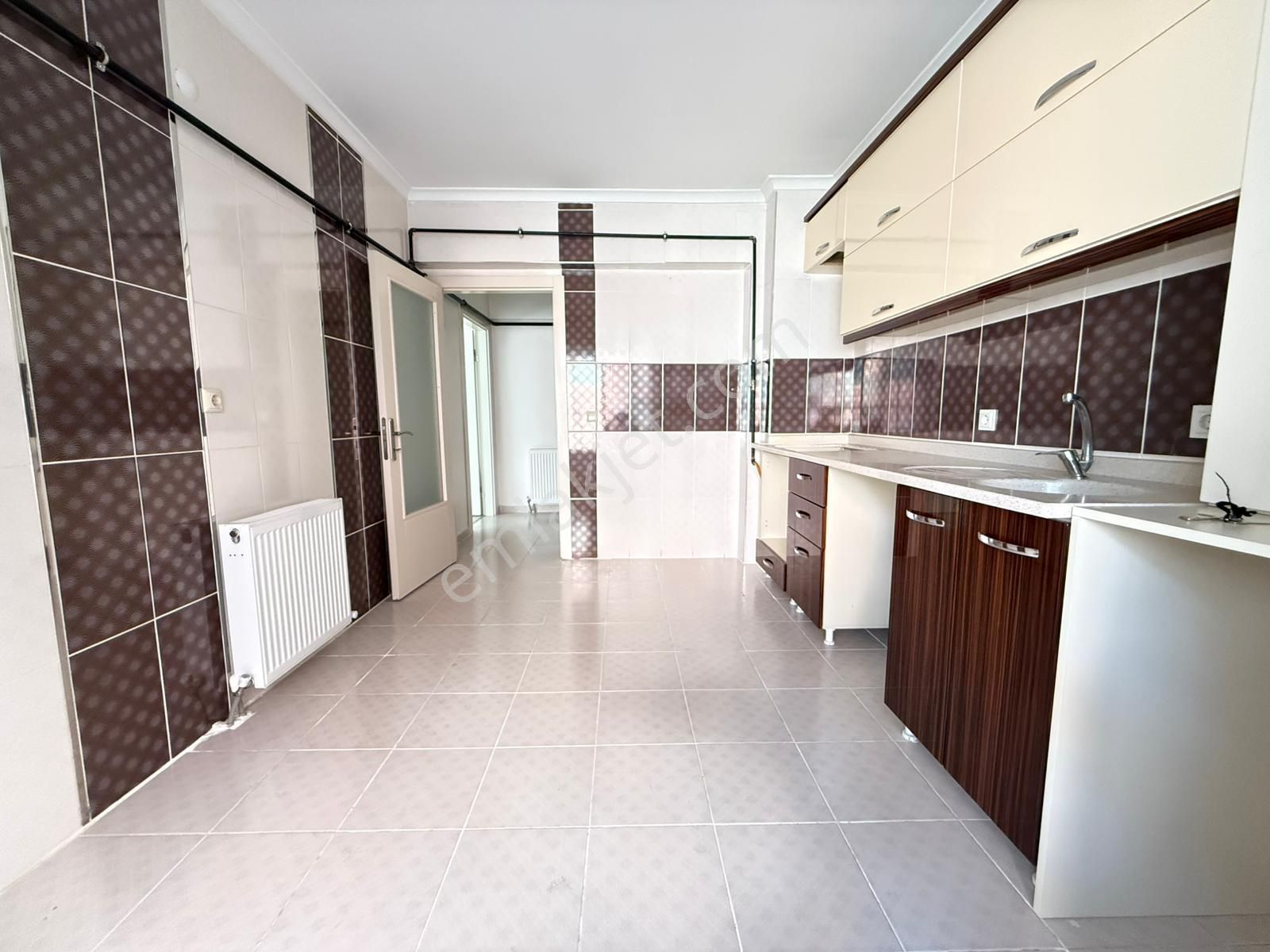 Turan'dan Karakeçili Cd Paraleli Ara Katta 3+1 Kiralık Daire - Görsel 5