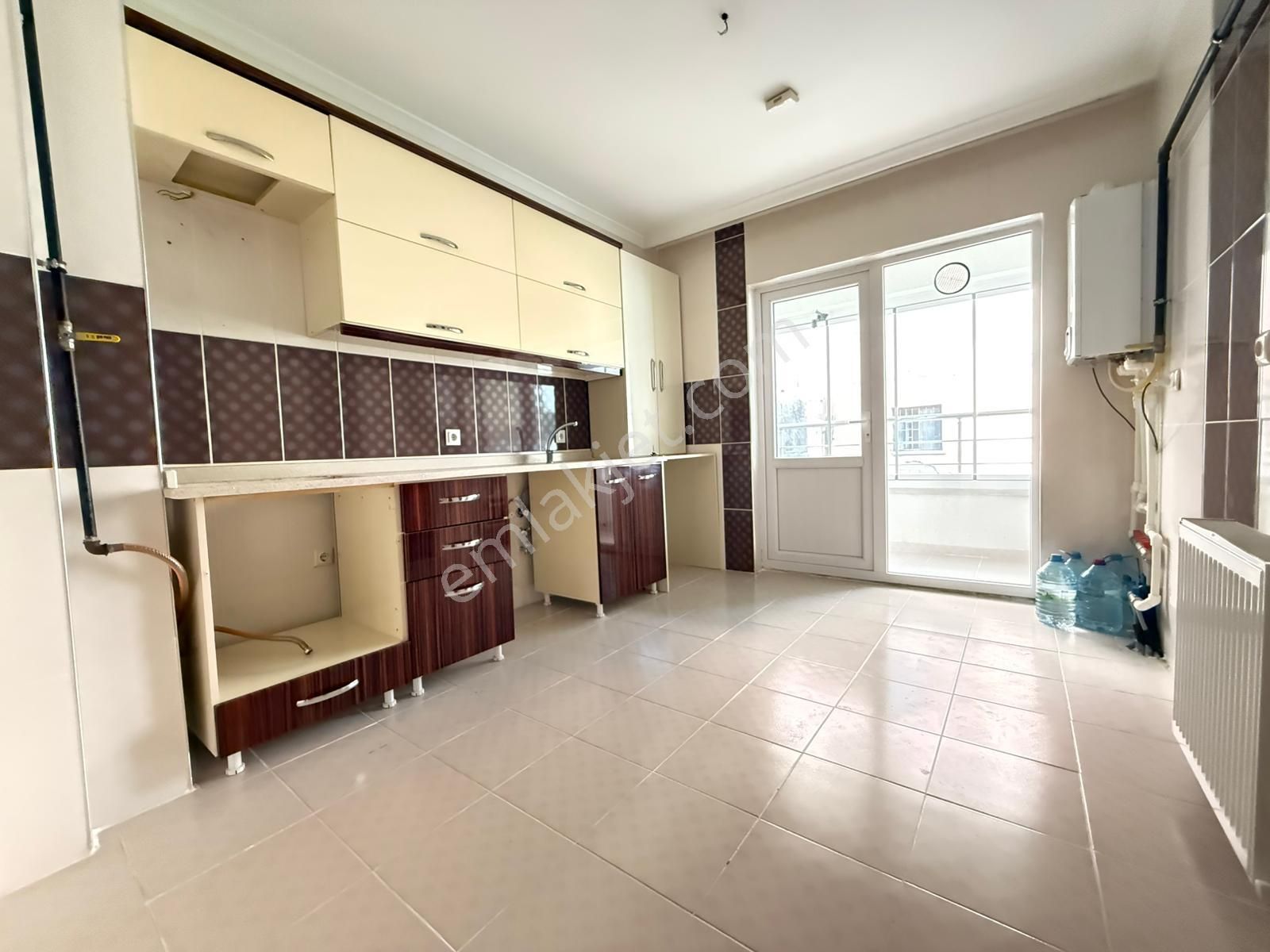 Turan'dan Karakeçili Cd Paraleli Ara Katta 3+1 Kiralık Daire - Görsel 4