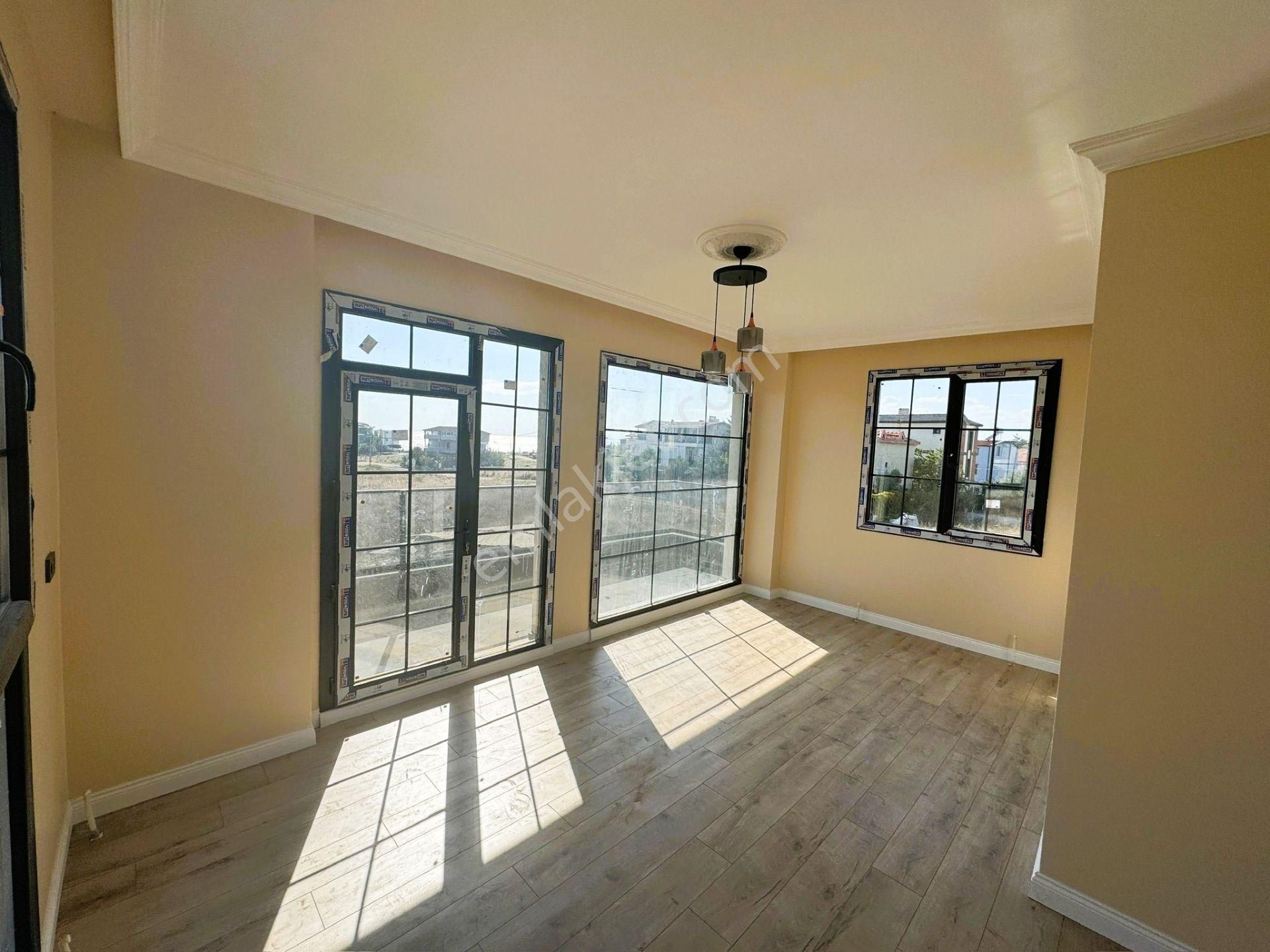 Yeniçiftlik'de Denize 200 Metre Mesafede Havuzlu Müstakil Lüks Villa - Görsel 11